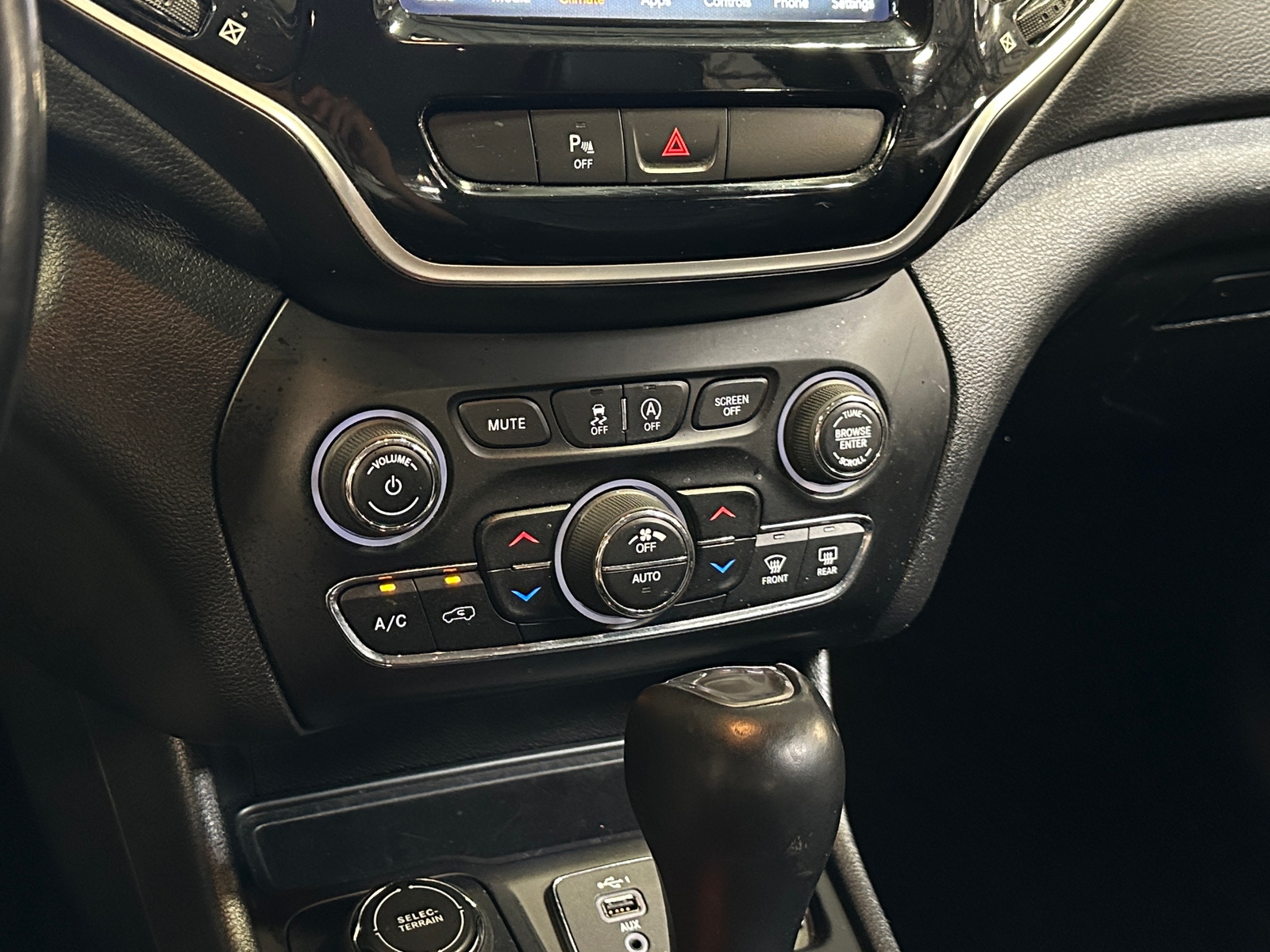 Thumbnail: 2019 Jeep Cherokee - 4
