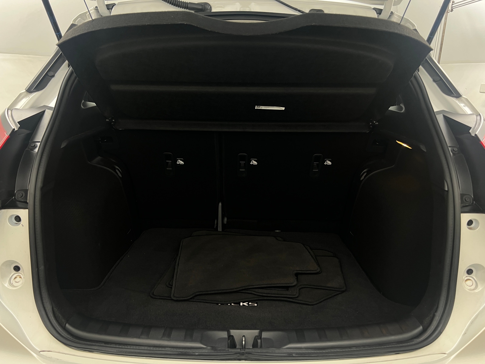 Thumbnail: 2024 Nissan Kicks - 7