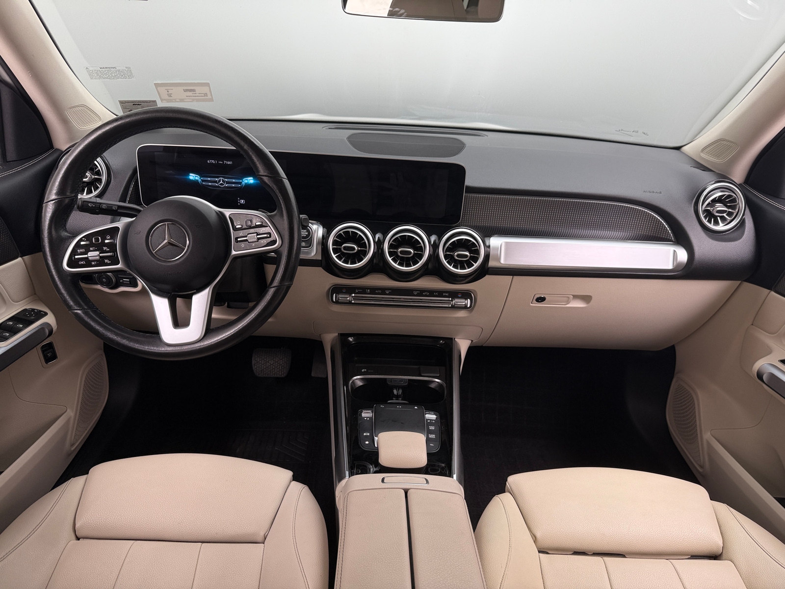 Thumbnail: 2021 Mercedes-Benz GLB - 2