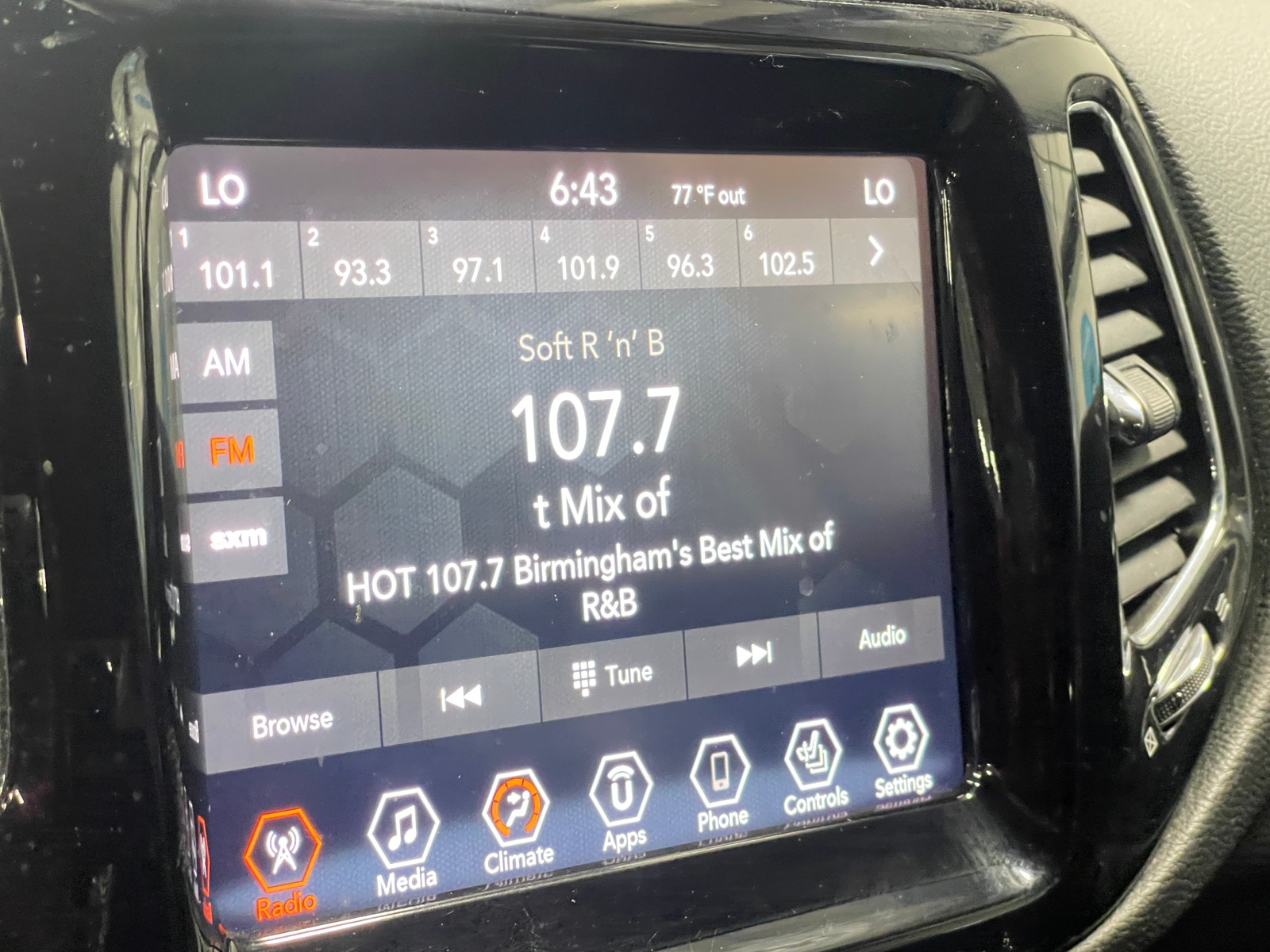 Thumbnail: 2019 Jeep Compass - 3