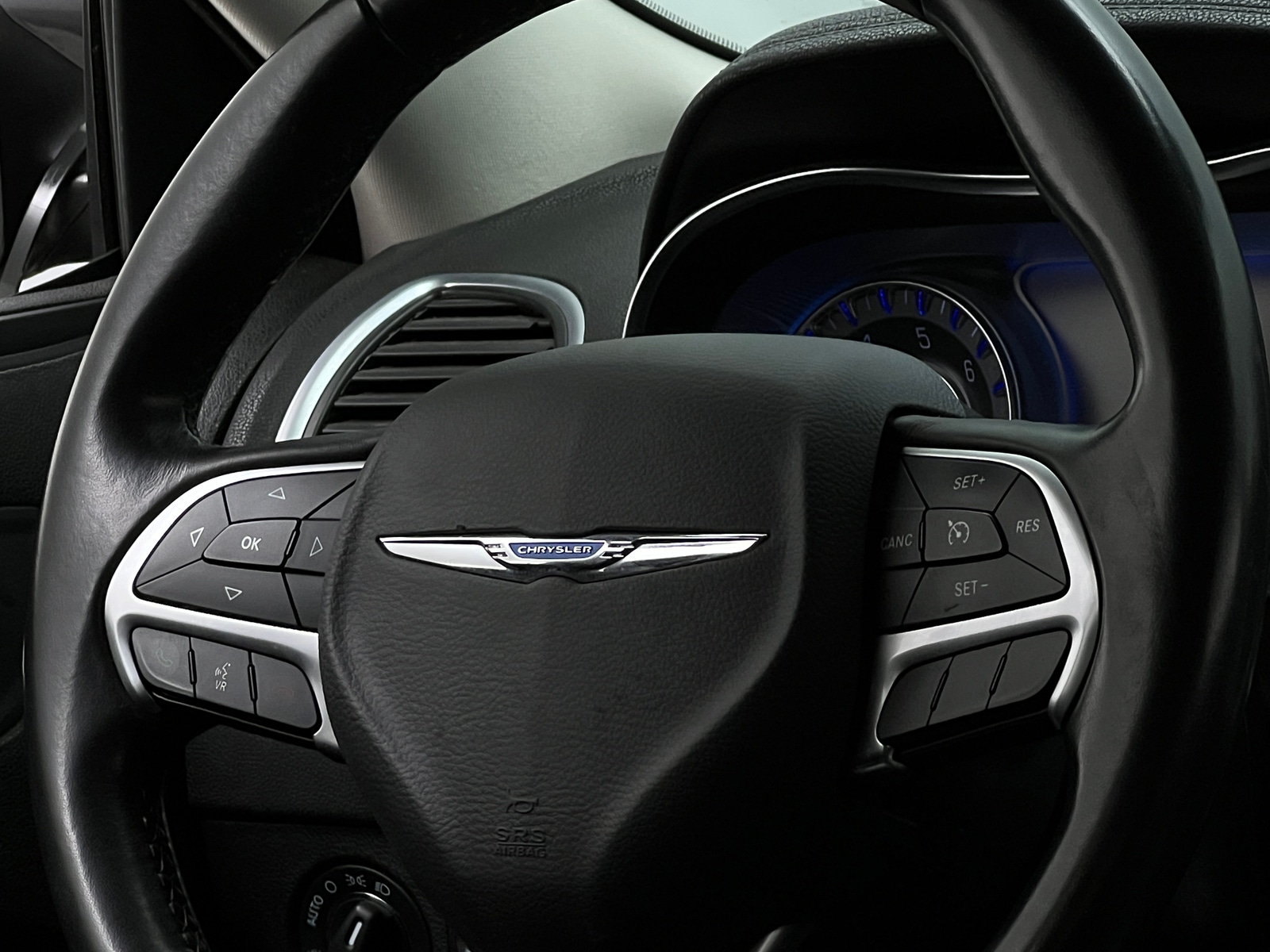 Thumbnail: 2015 Chrysler 300 - 4