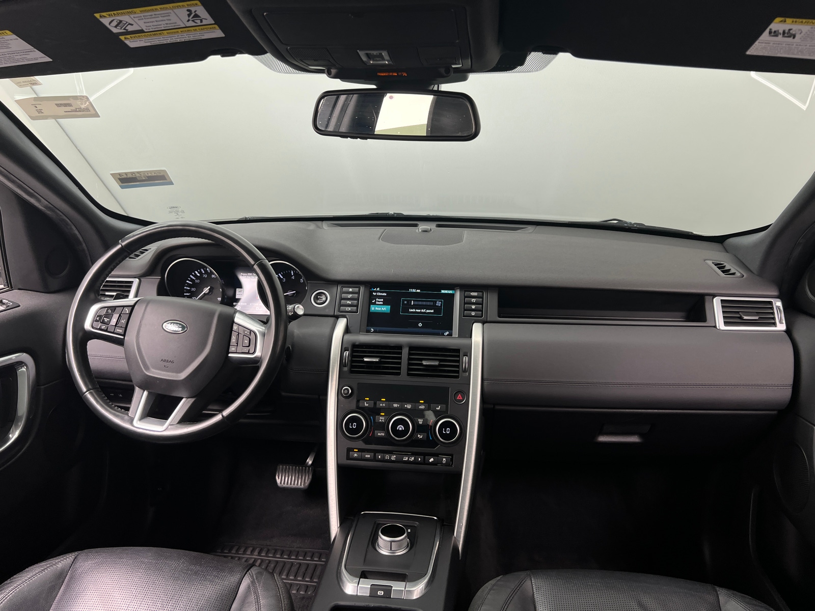 Thumbnail: 2016 Land Rover Discovery Sport - 2