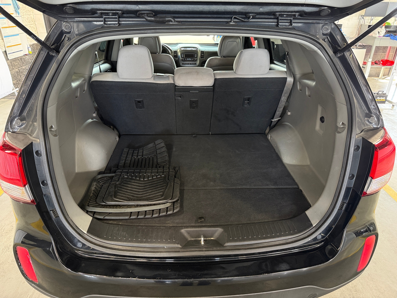 Thumbnail: 2014 Kia Sorento - 7