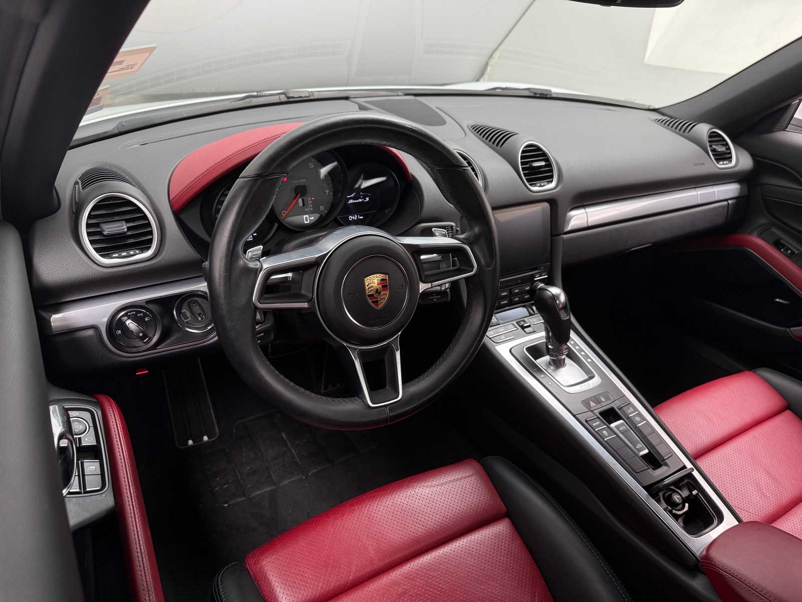 Thumbnail: 2017 Porsche 718 Boxster - 2