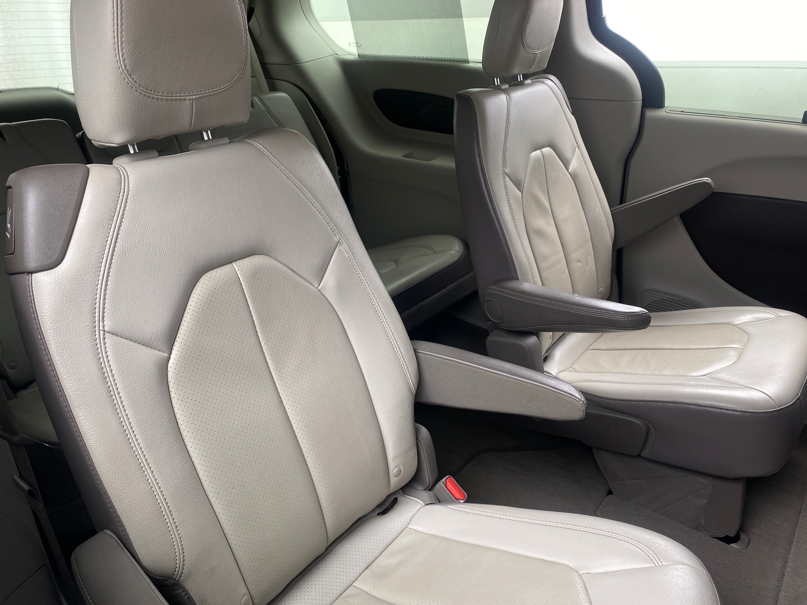 Thumbnail: 2019 Chrysler Pacifica - 5