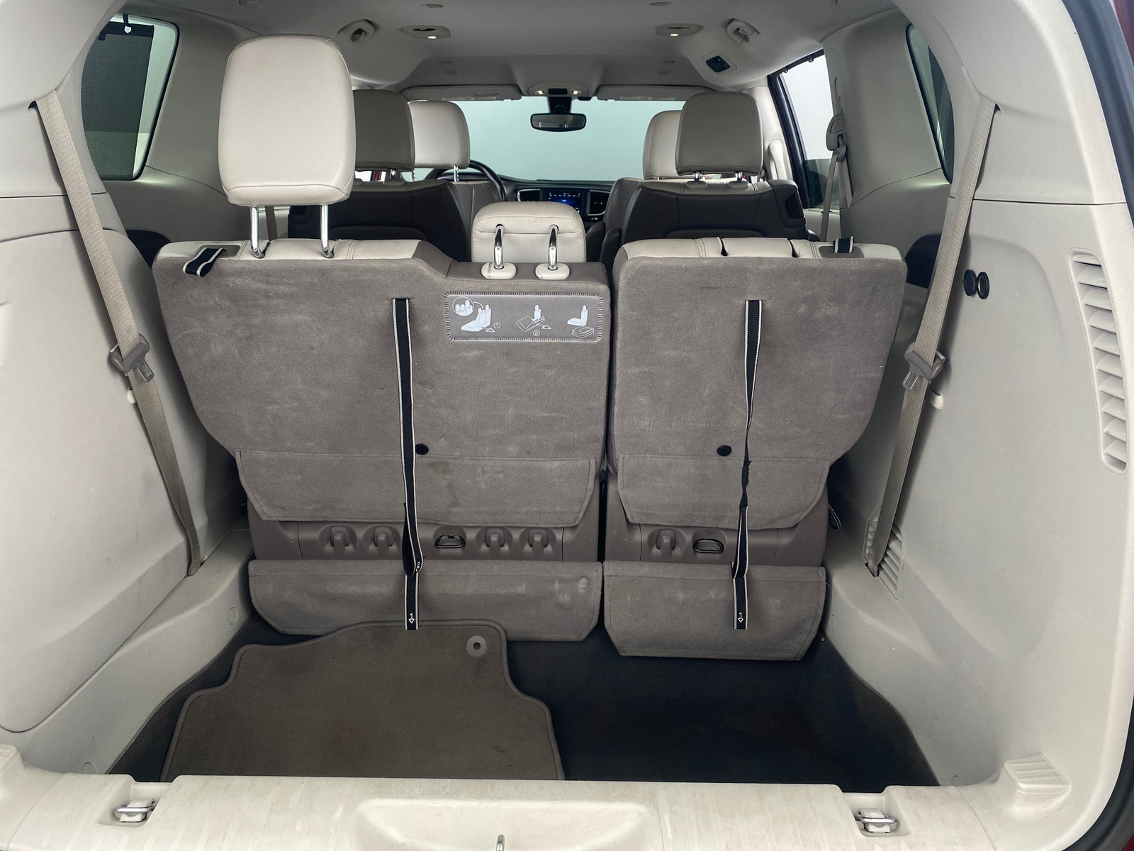Thumbnail: 2019 Chrysler Pacifica - 6