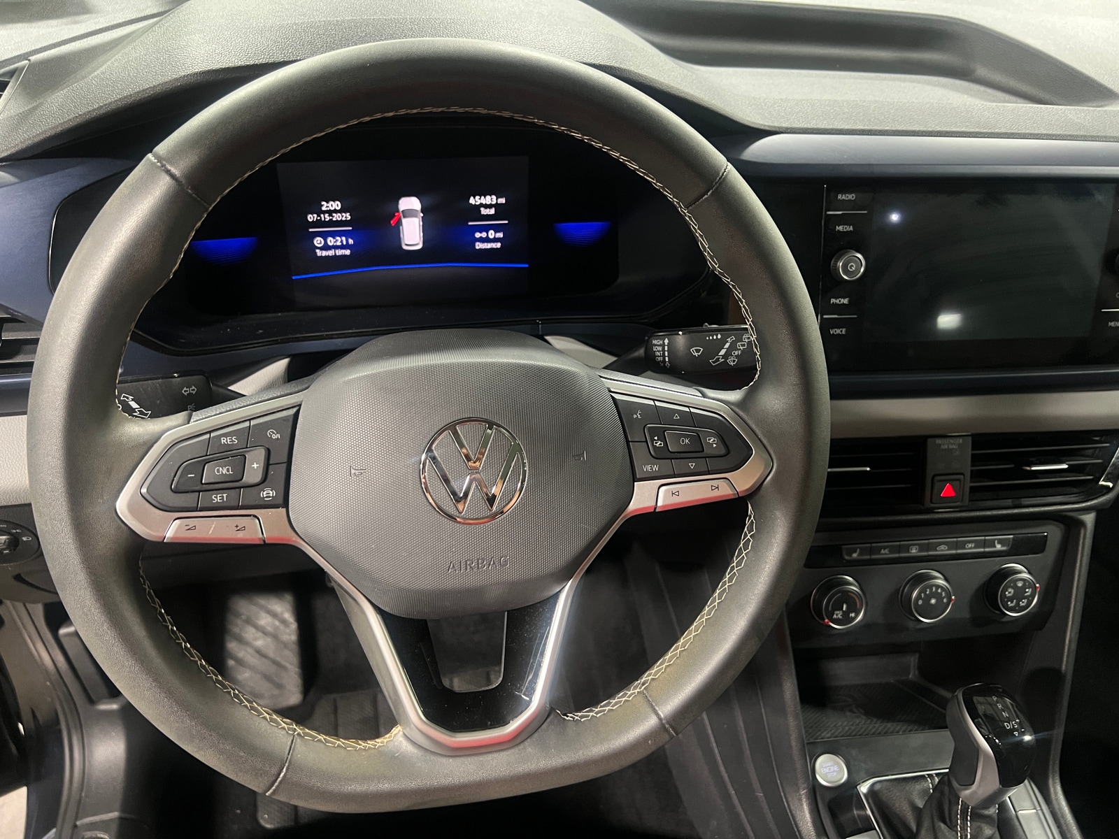 Thumbnail: 2022 Volkswagen Taos - 4