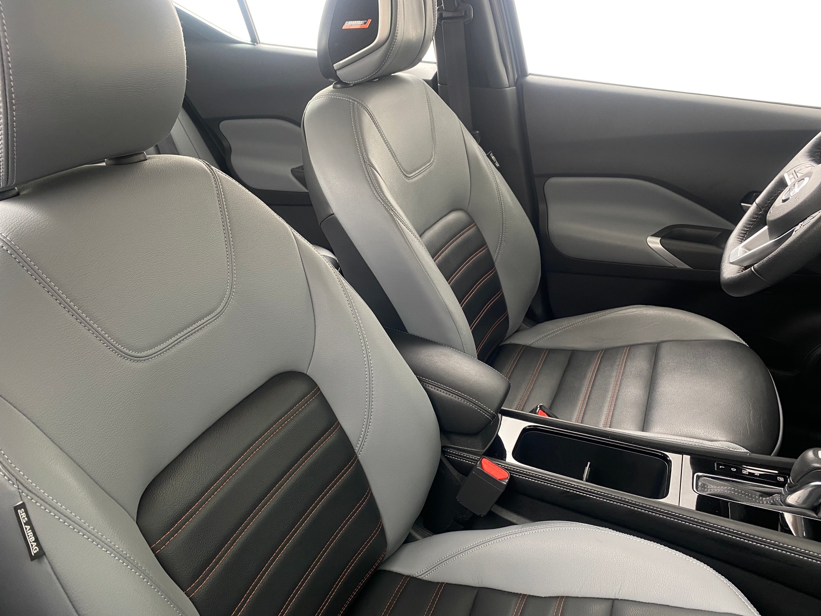 Thumbnail: 2021 Nissan Kicks - 2