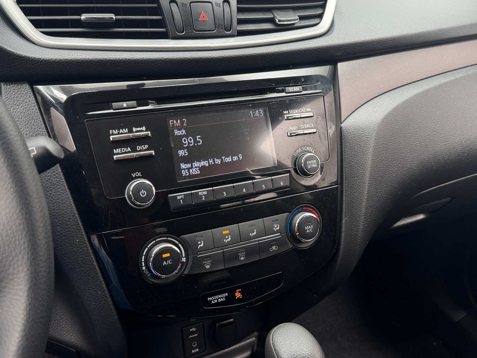 Thumbnail: 2015 Nissan Rogue - 4