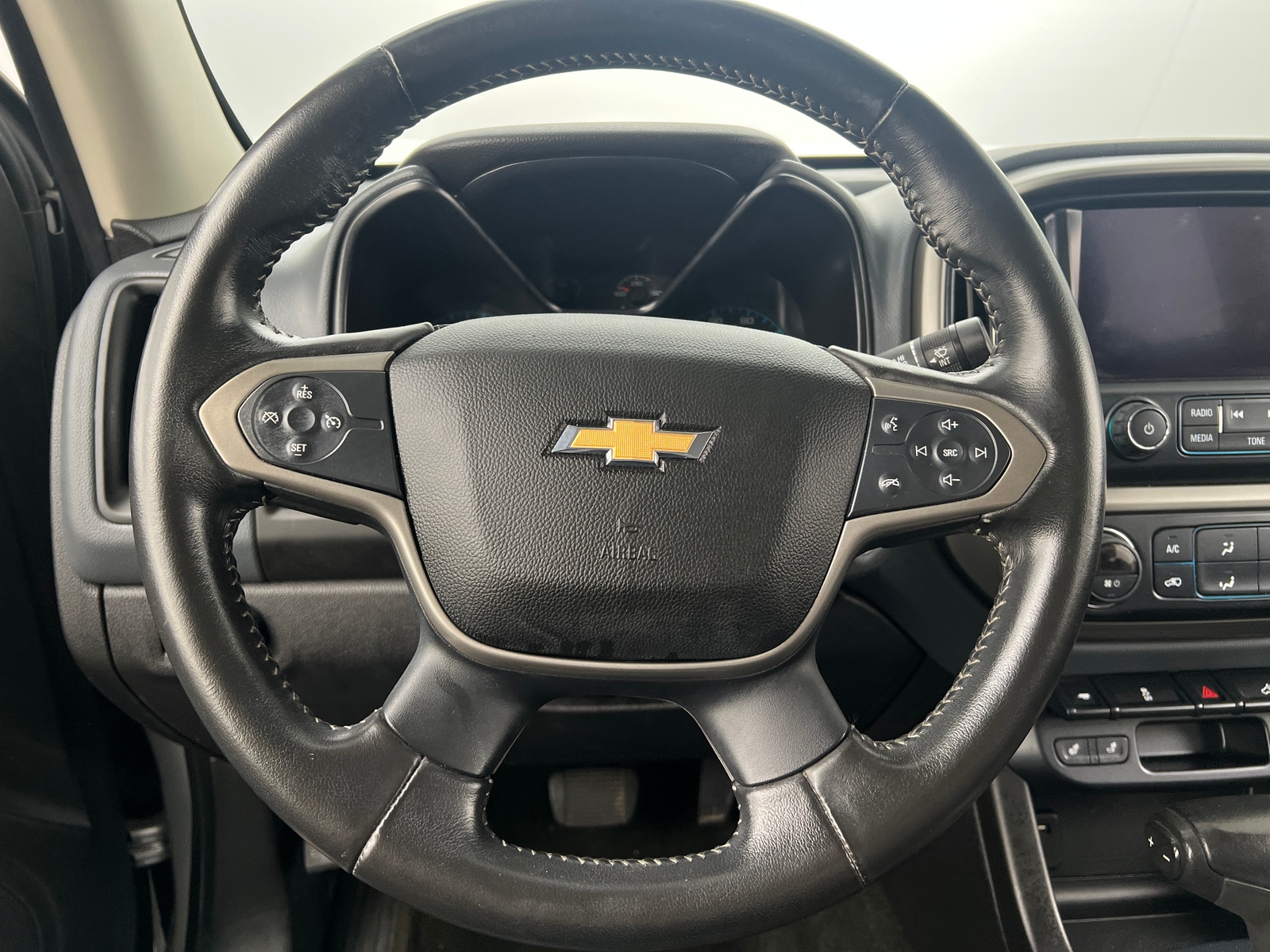 Thumbnail: 2015 Chevrolet Colorado - 4