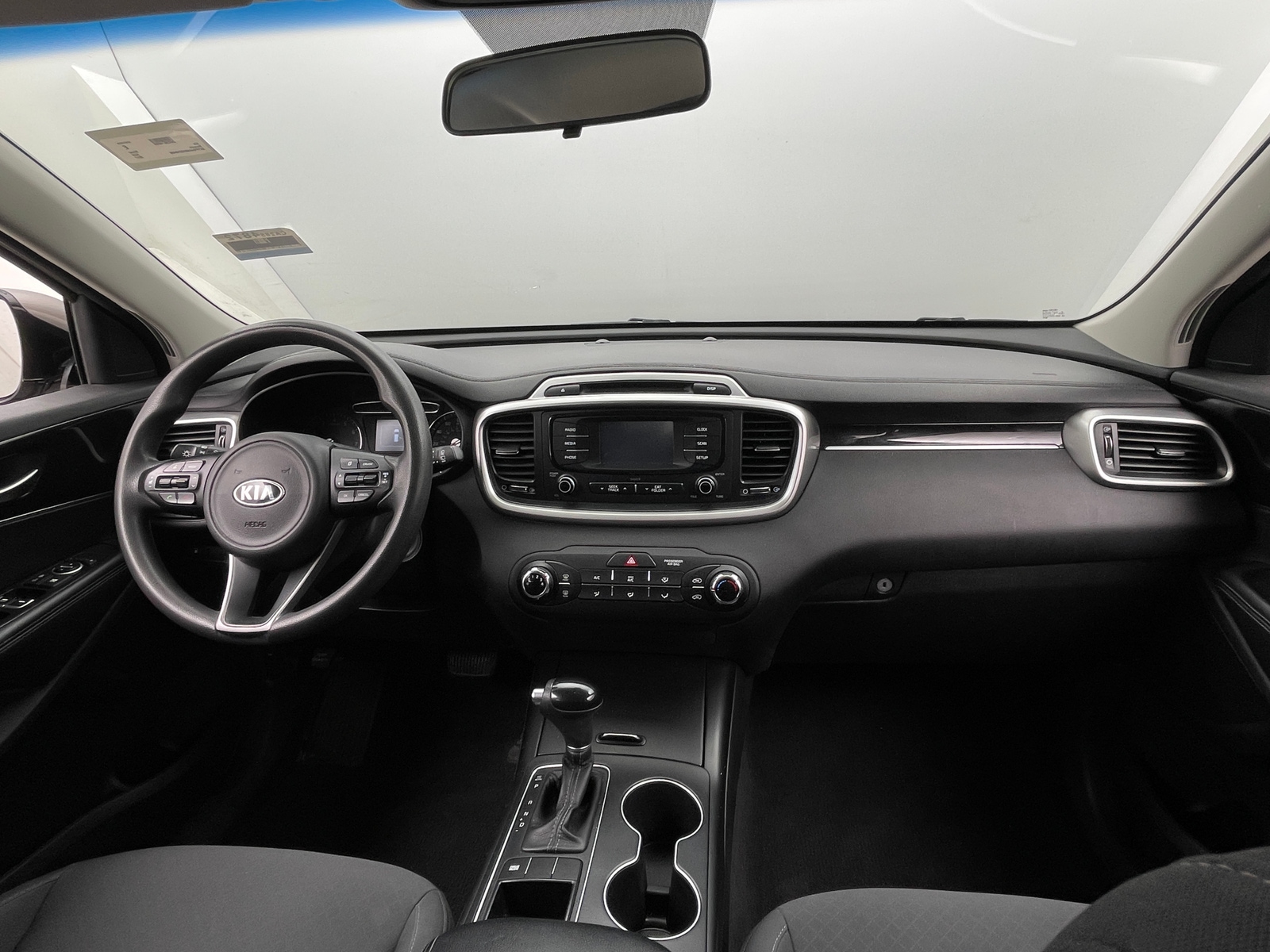 Thumbnail: 2017 Kia Sorento - 3
