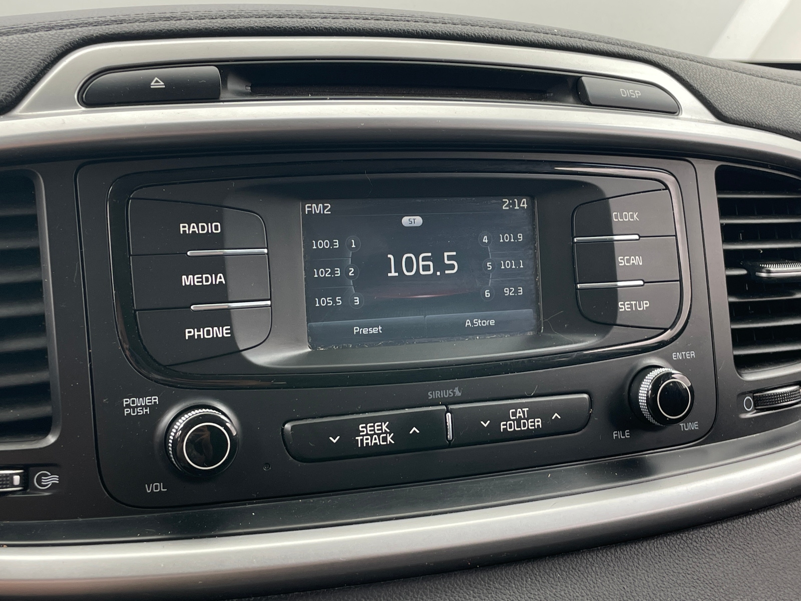 Thumbnail: 2017 Kia Sorento - 4