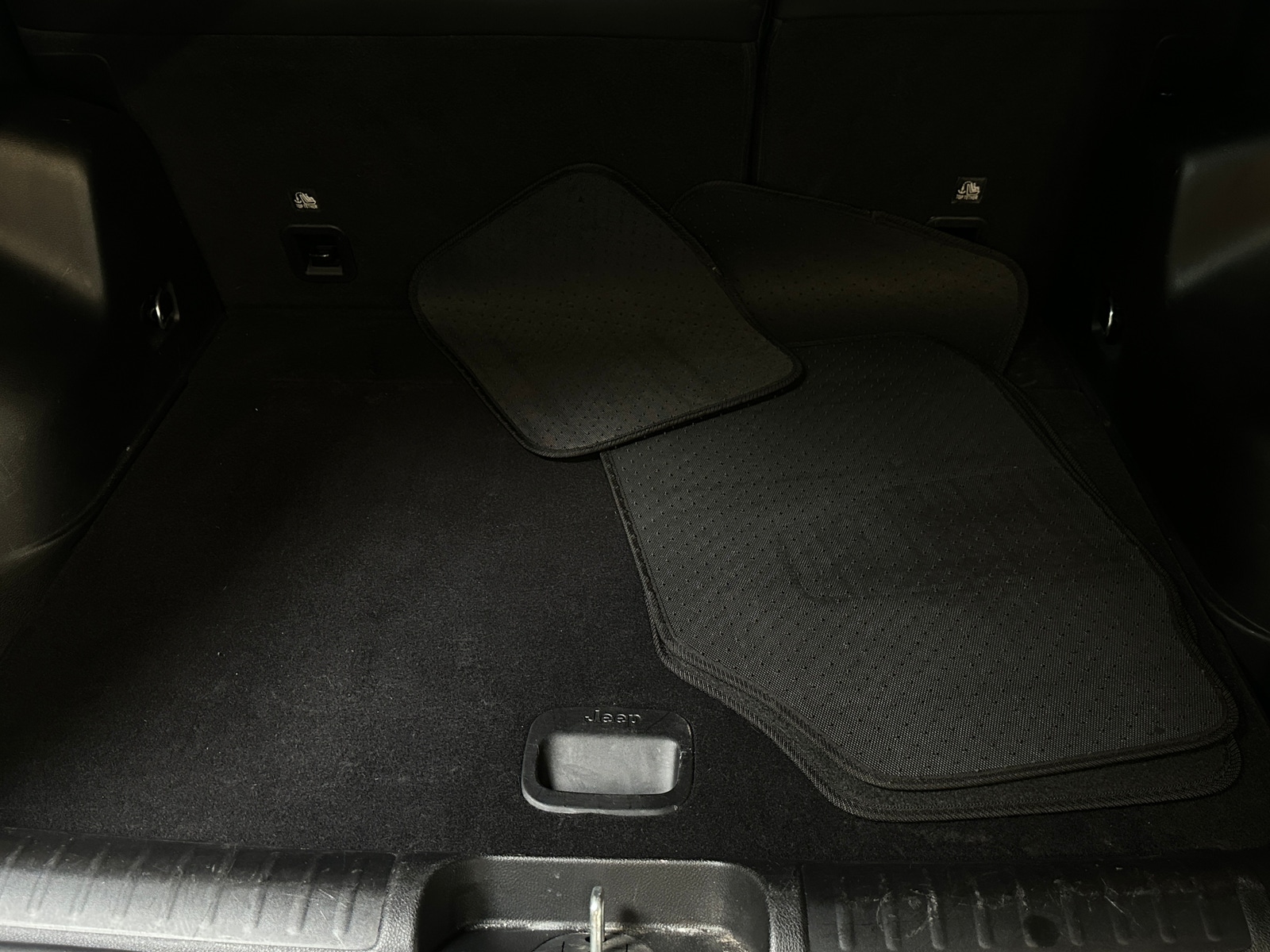 Thumbnail: 2021 Jeep Cherokee - 6