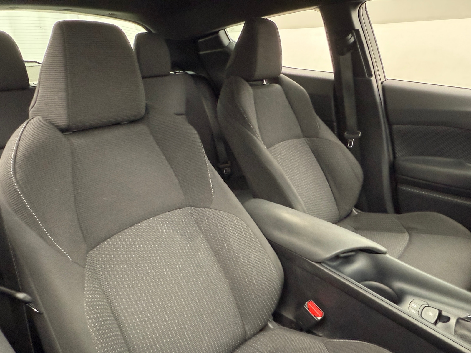 Thumbnail: 2019 Toyota C-HR - 2