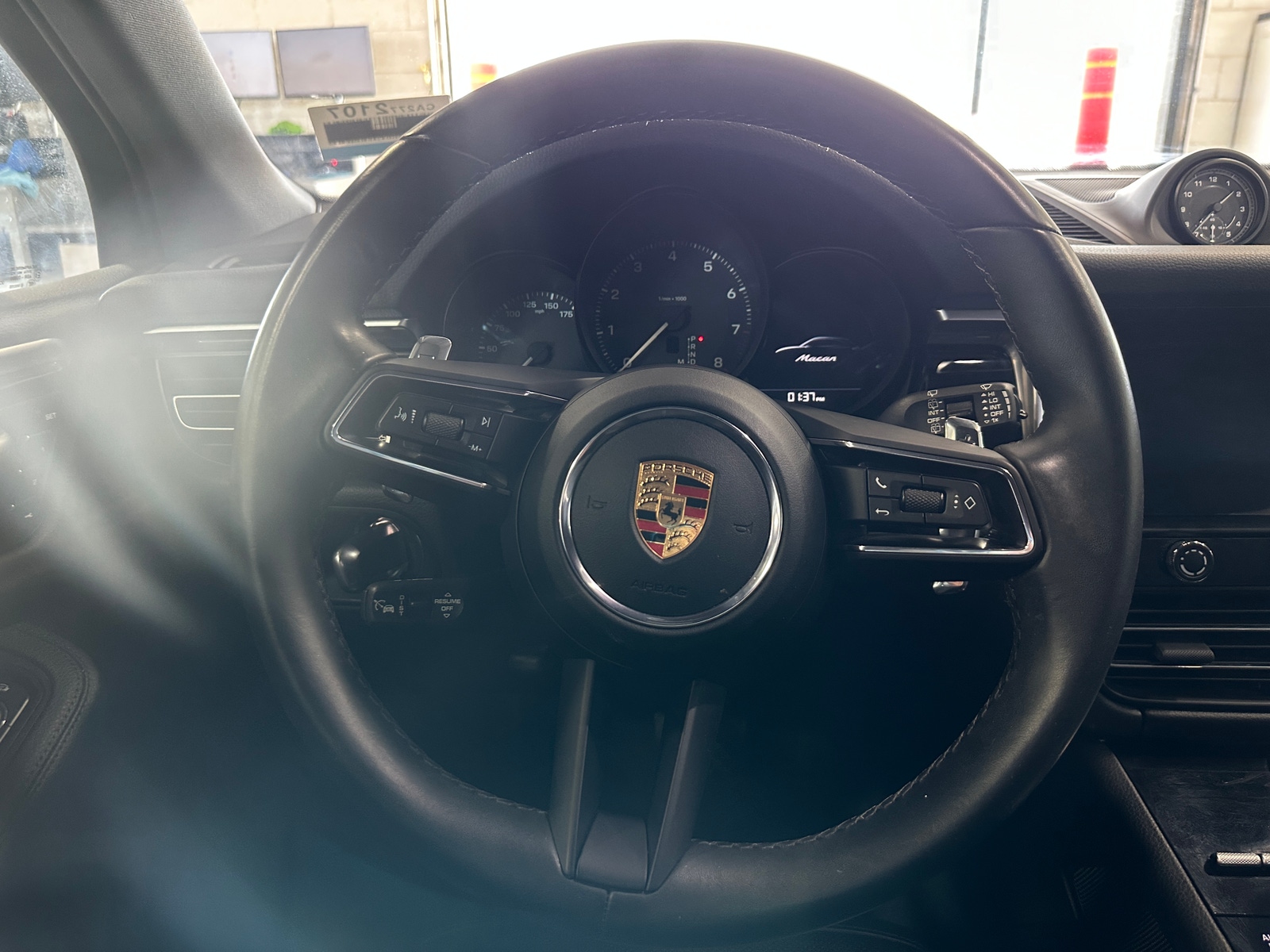 Thumbnail: 2023 Porsche Macan - 4