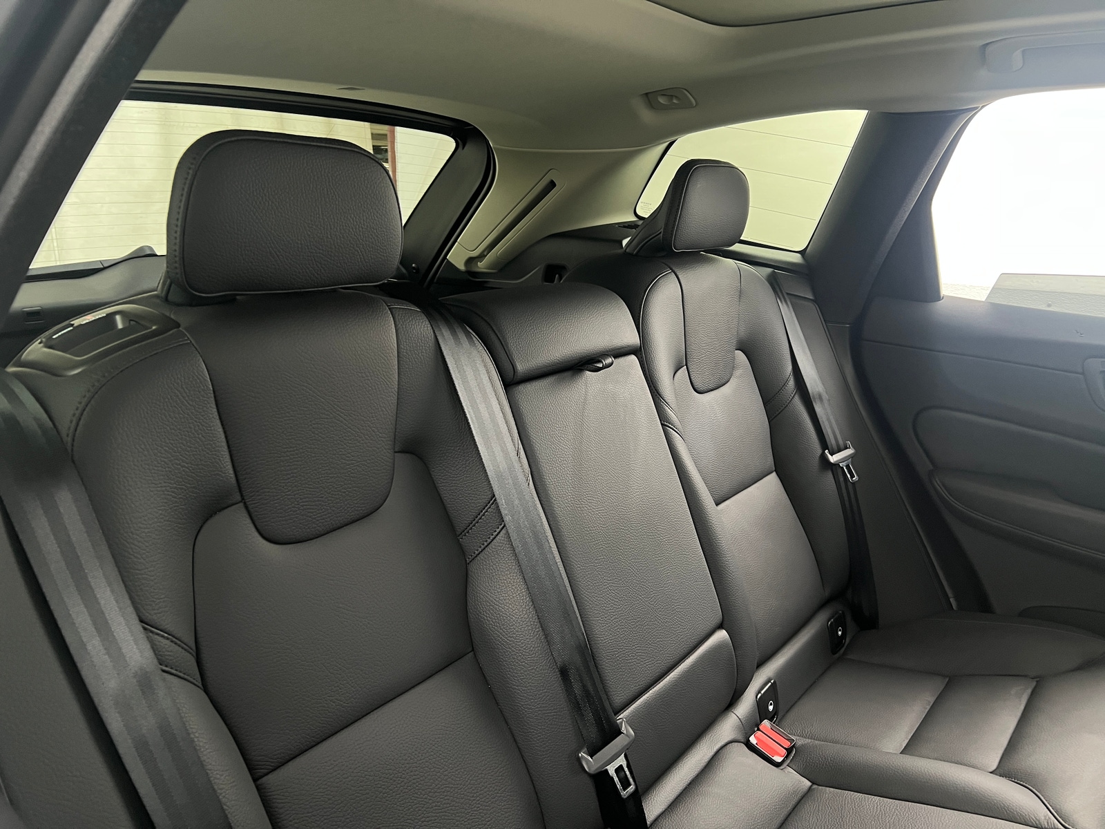 Thumbnail: 2025 Volvo XC60 - 5