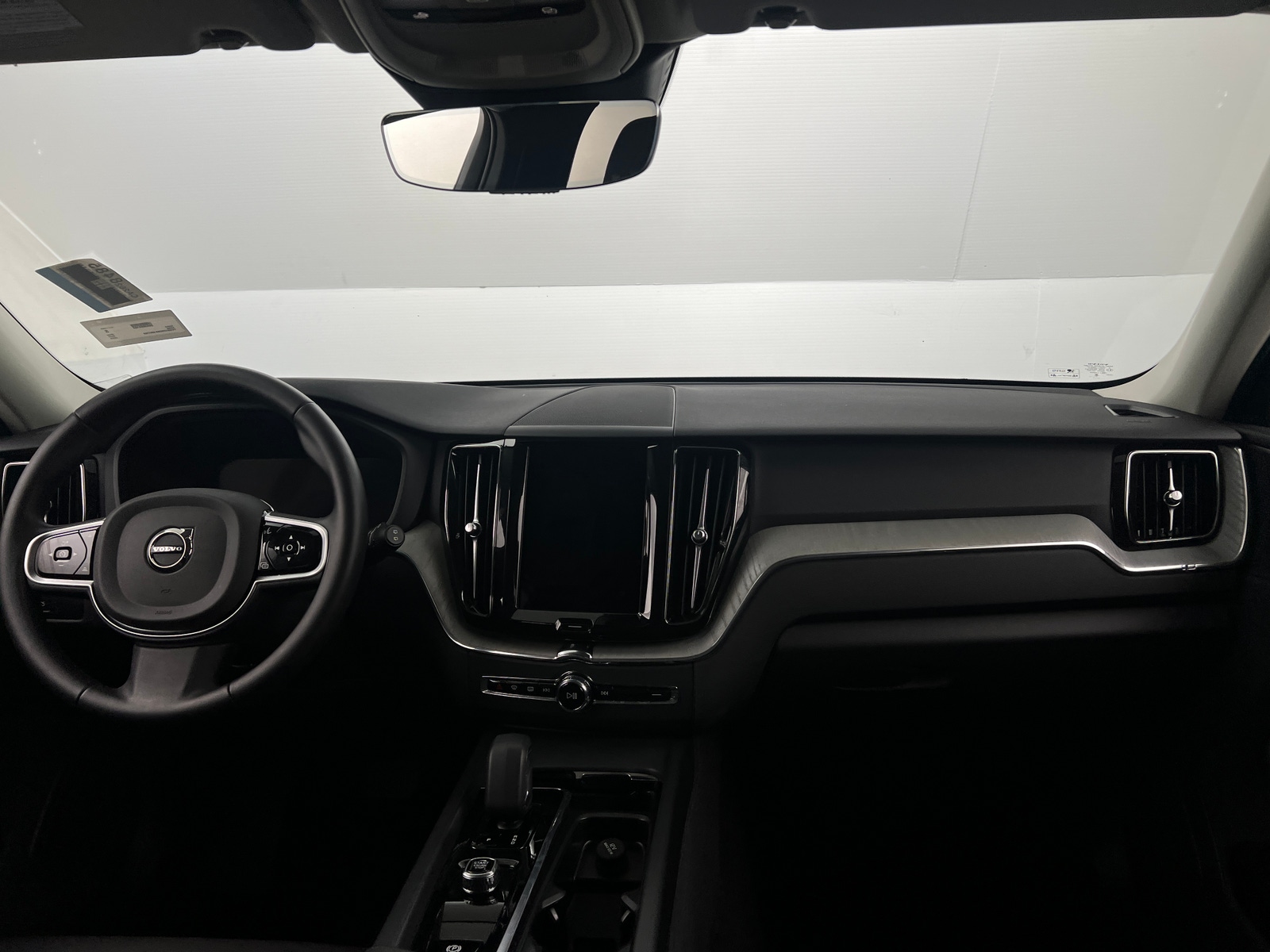 Thumbnail: 2025 Volvo XC60 - 2
