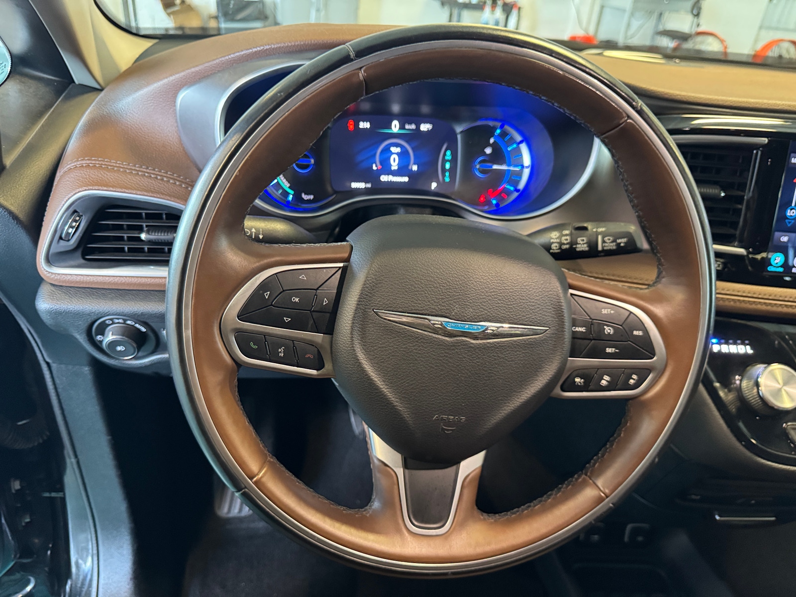 Thumbnail: 2018 Chrysler Pacifica - 4