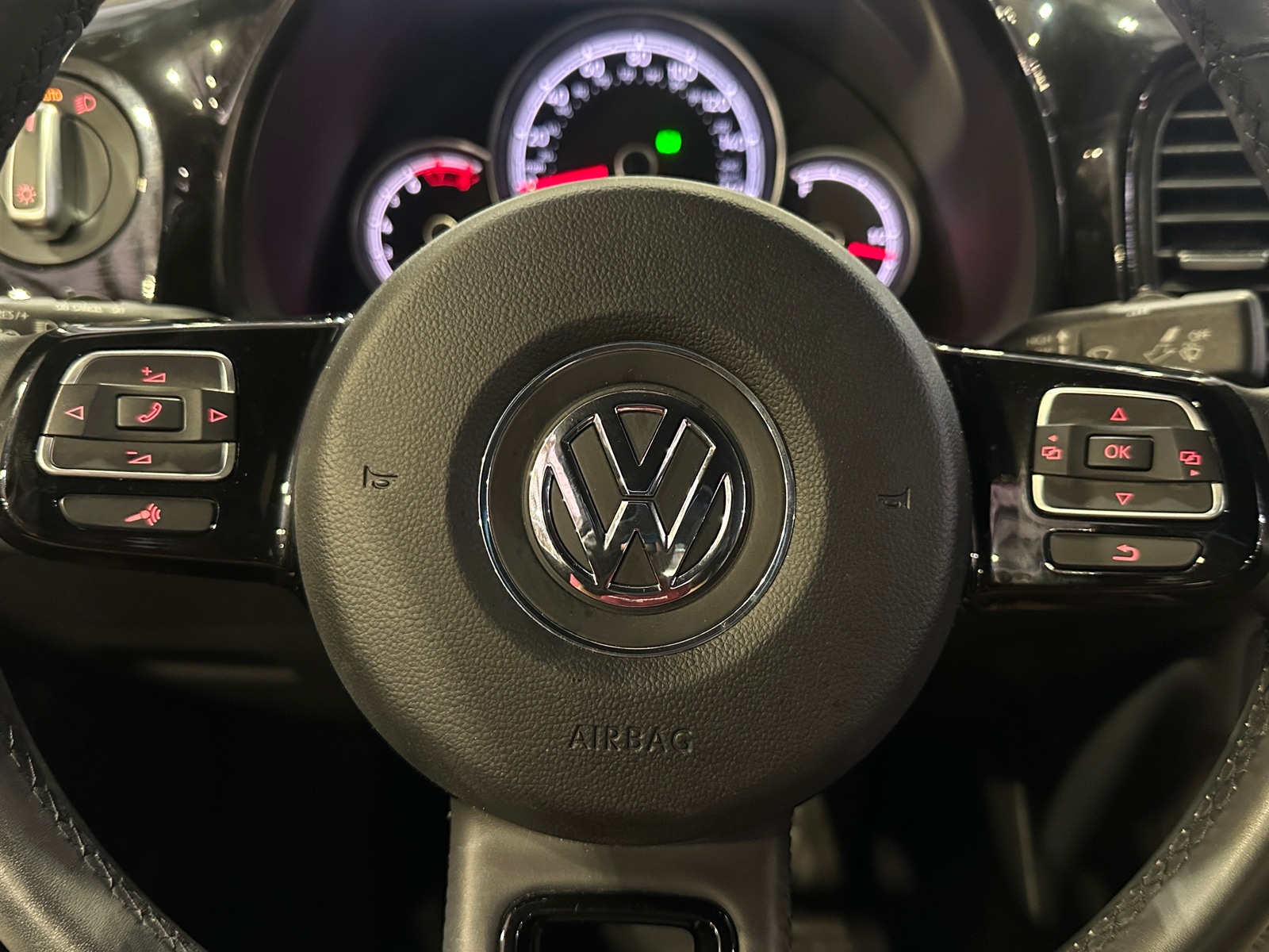 Thumbnail: 2018 Volkswagen Beetle - 5