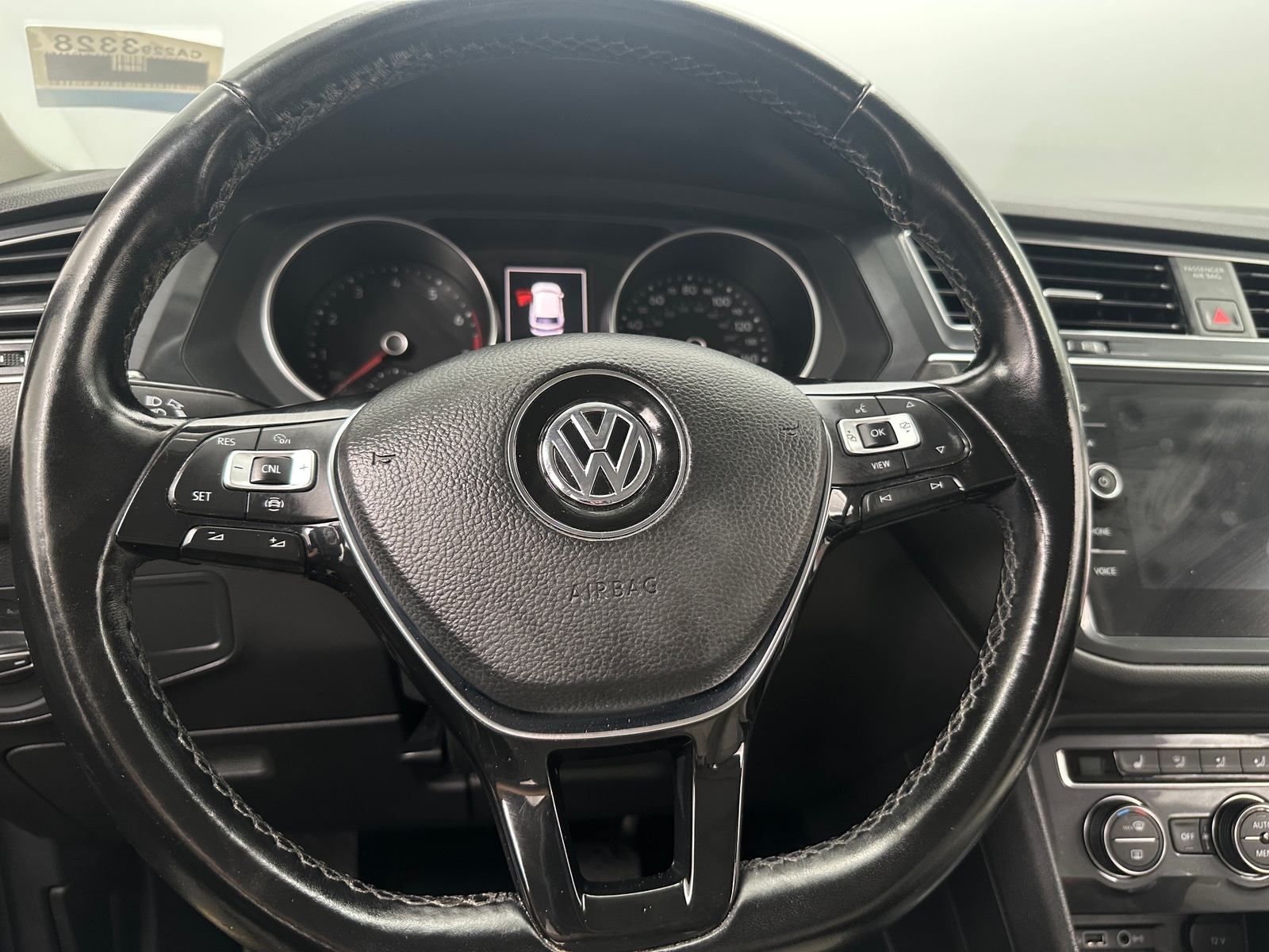 Thumbnail: 2019 Volkswagen Tiguan - 4