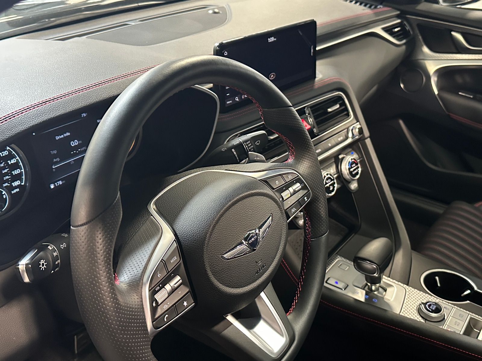Thumbnail: 2023 Genesis G70 - 3