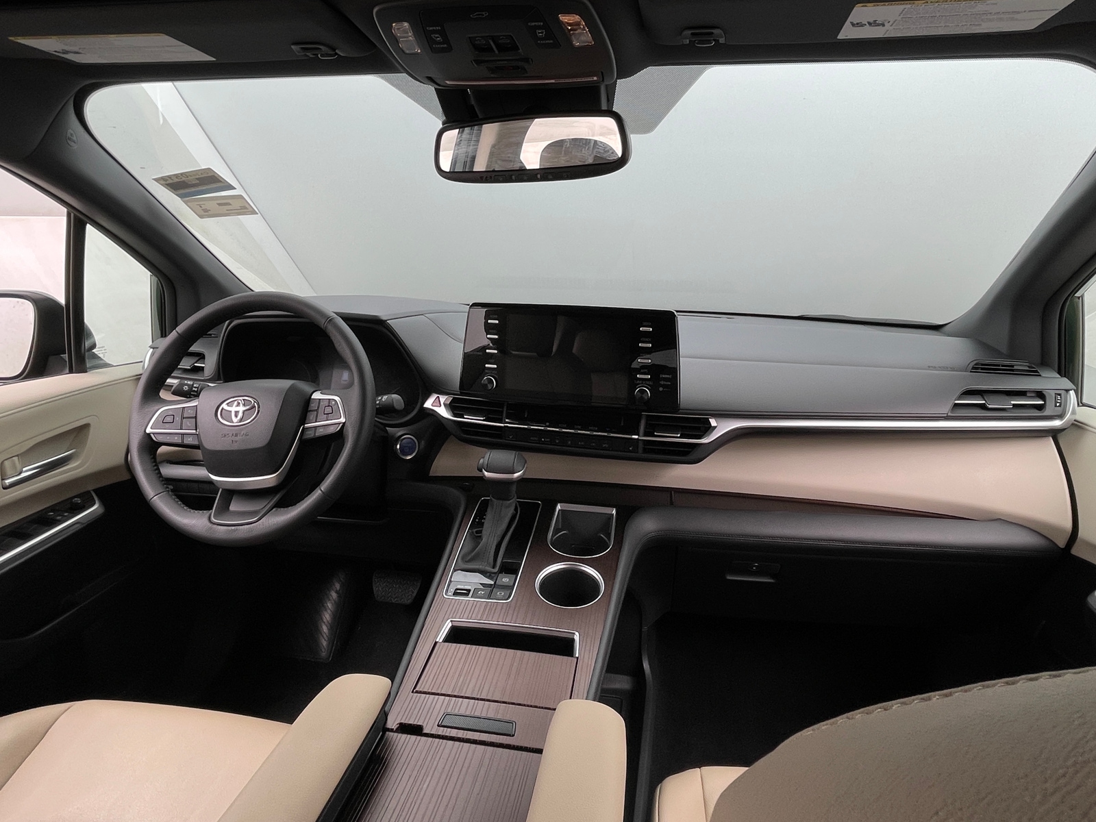 Thumbnail: 2023 Toyota Sienna - 2