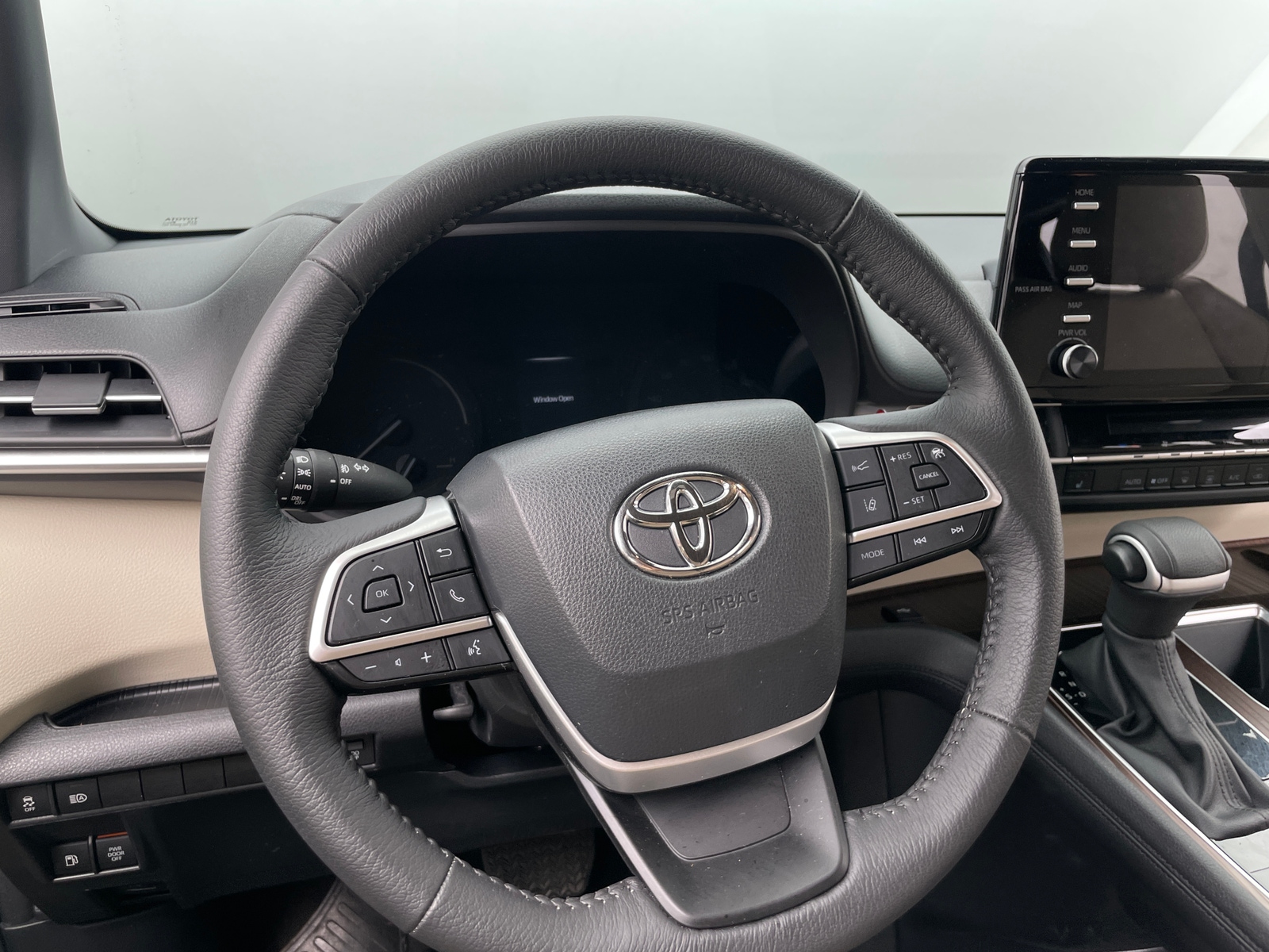 Thumbnail: 2023 Toyota Sienna - 4