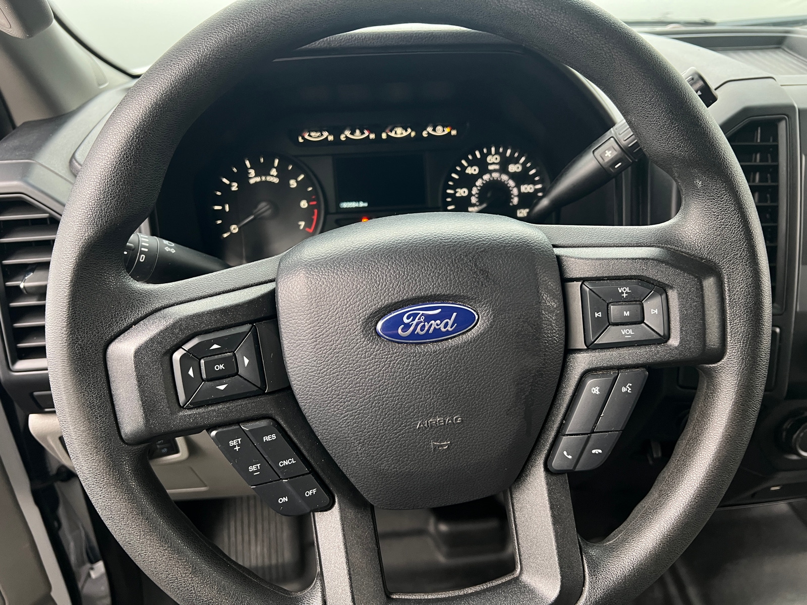 Thumbnail: 2019 Ford Econoline - 5
