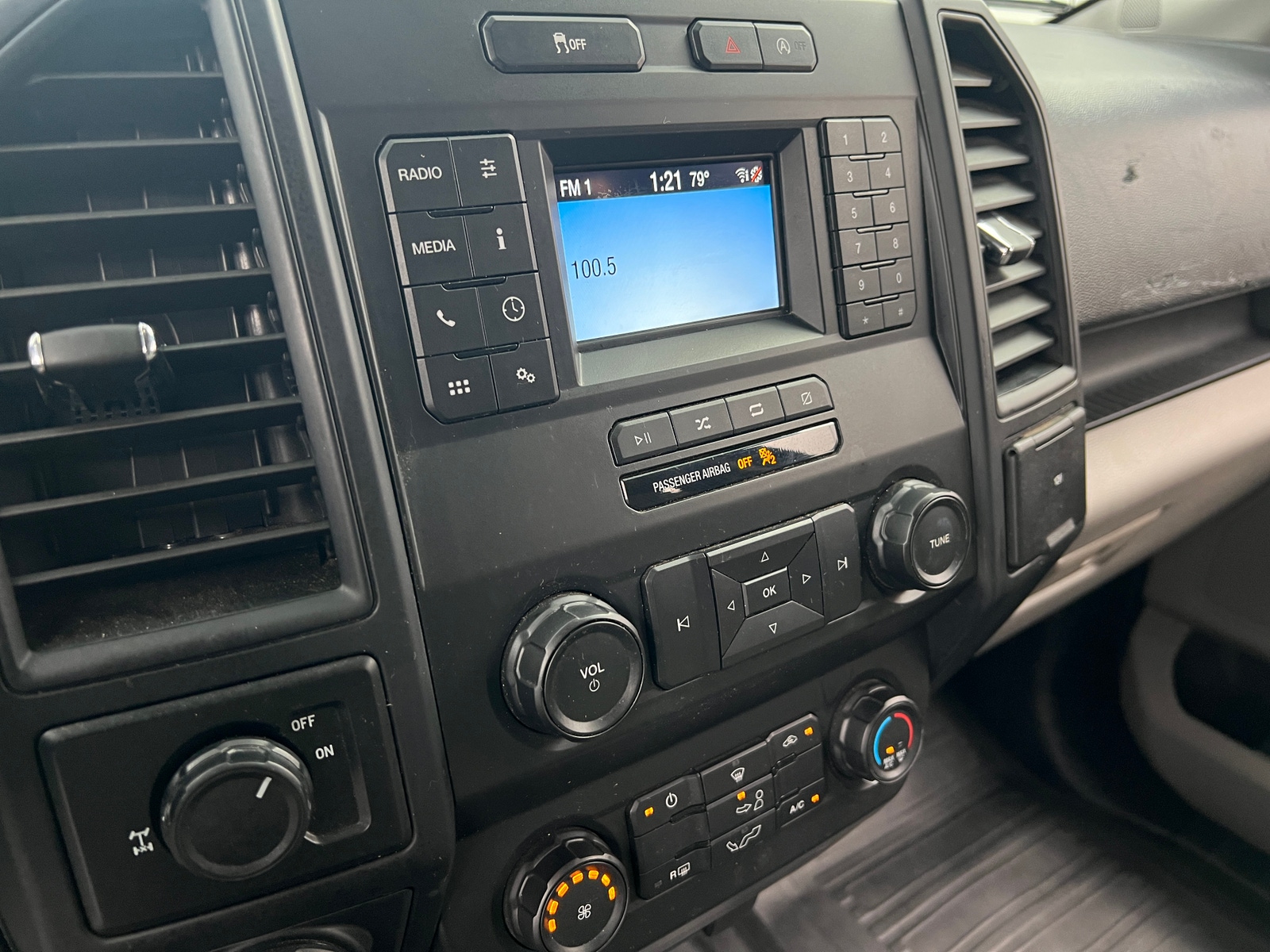 Thumbnail: 2019 Ford Econoline - 4