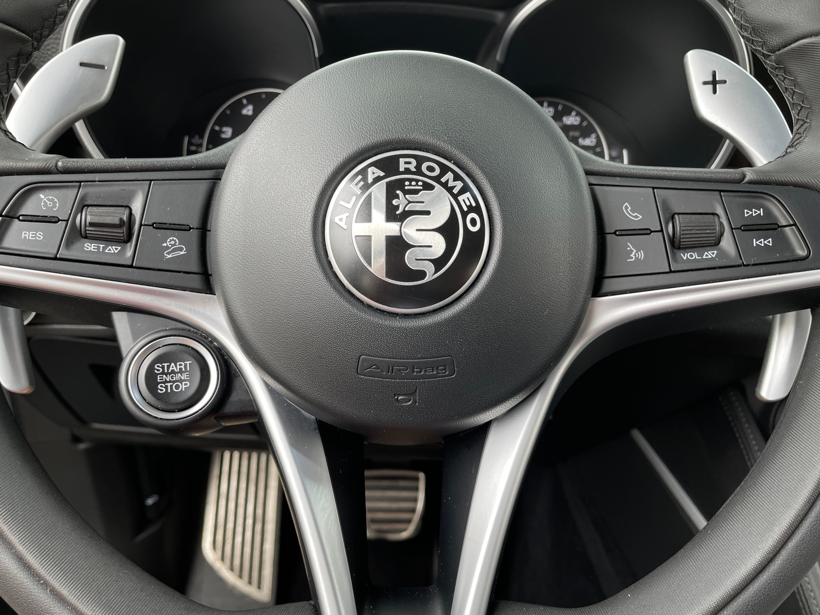 Thumbnail: 2018 Alfa Romeo Stelvio - 4