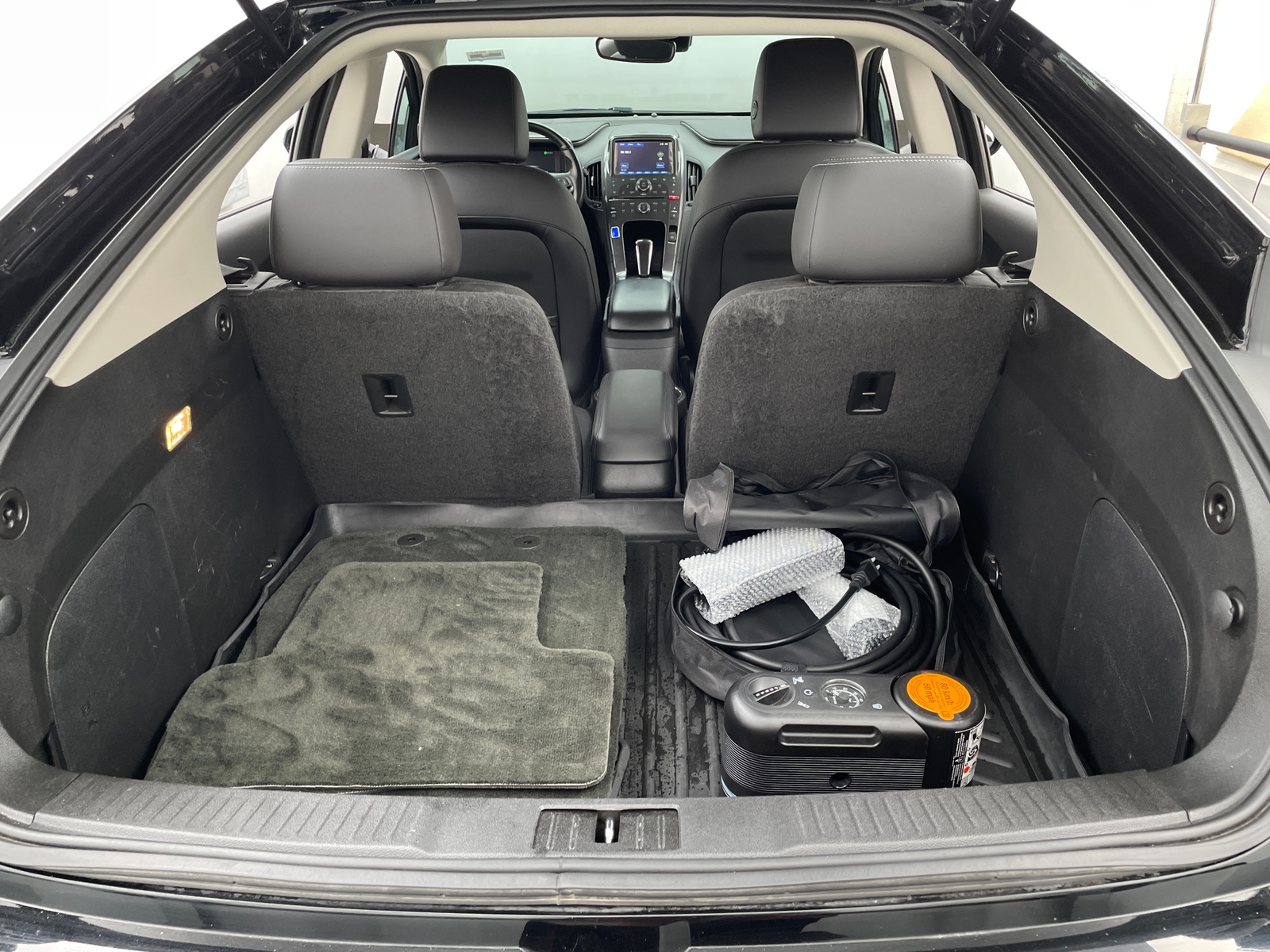Thumbnail: 2014 Chevrolet Volt - 6