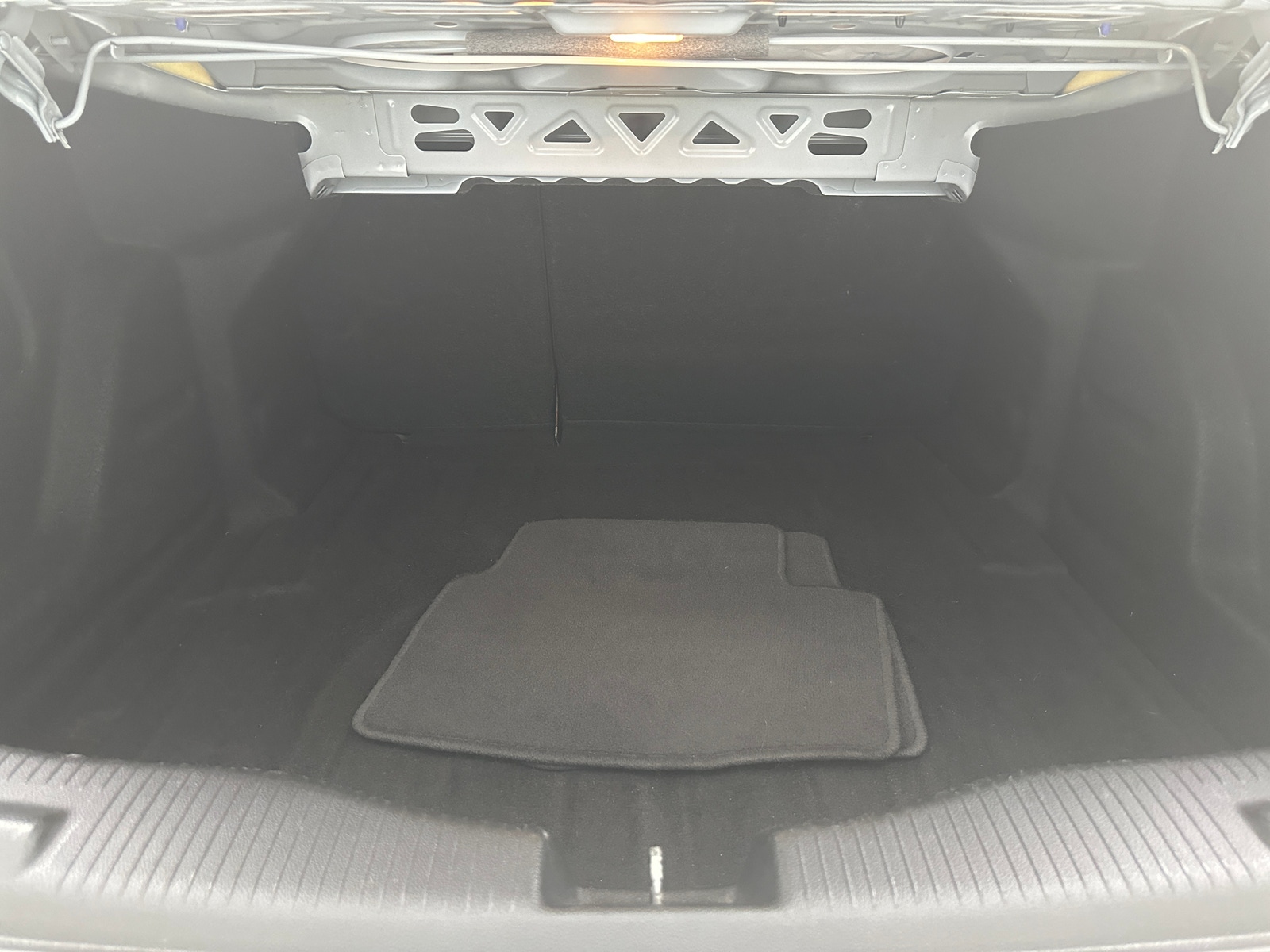 Thumbnail: 2019 Chevrolet Cruze - 7