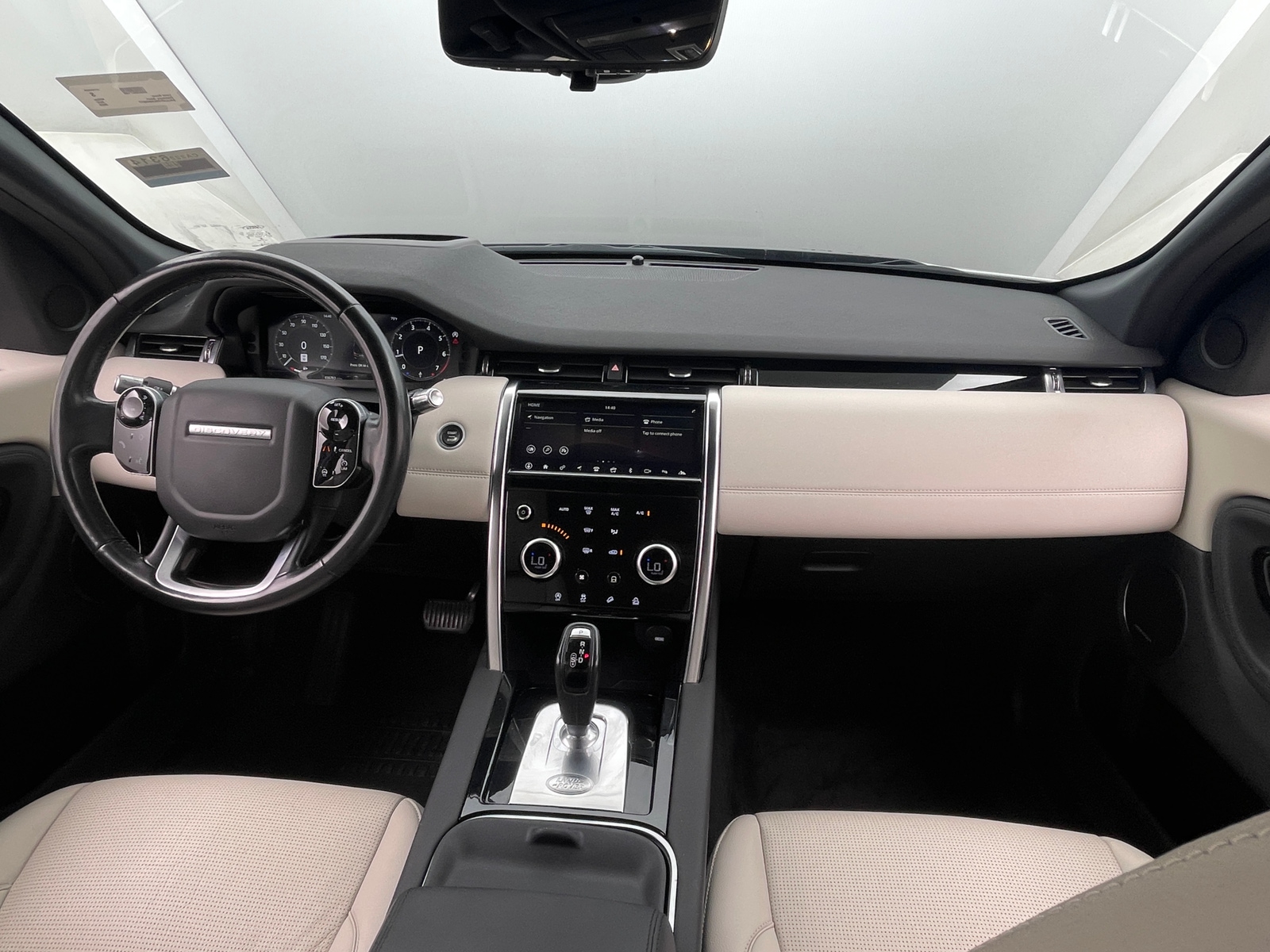 Thumbnail: 2020 Land Rover Discovery Sport - 2