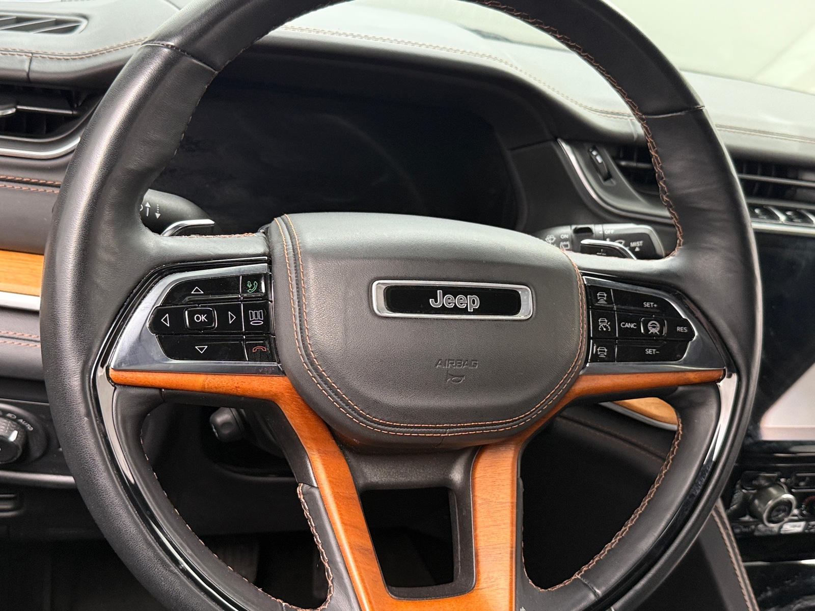 Thumbnail: 2021 Jeep Grand Cherokee L - 4