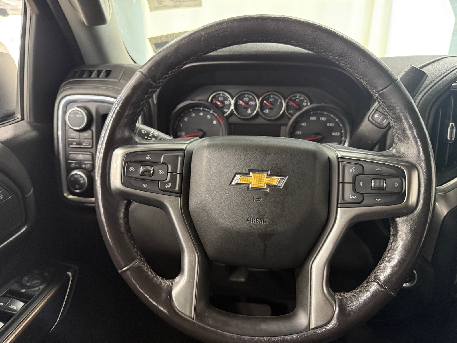 Thumbnail: 2021 Chevrolet Silverado 1500 - 5