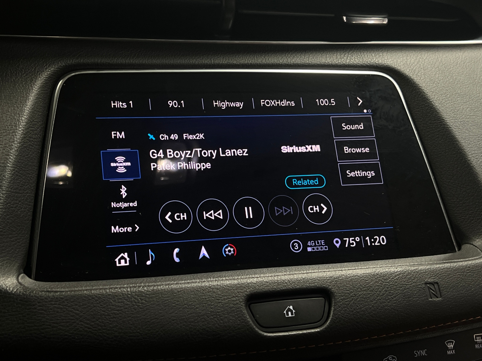 Thumbnail: 2020 Cadillac XT4 - 3