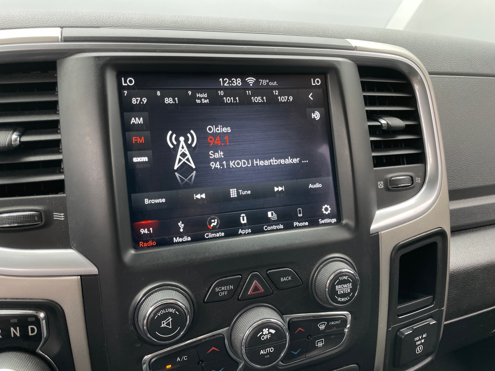 Thumbnail: 2019 RAM 1500 Classic - 4