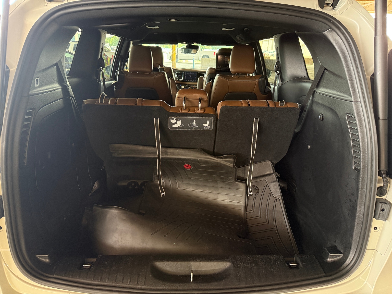 Thumbnail: 2020 Chrysler Pacifica - 6