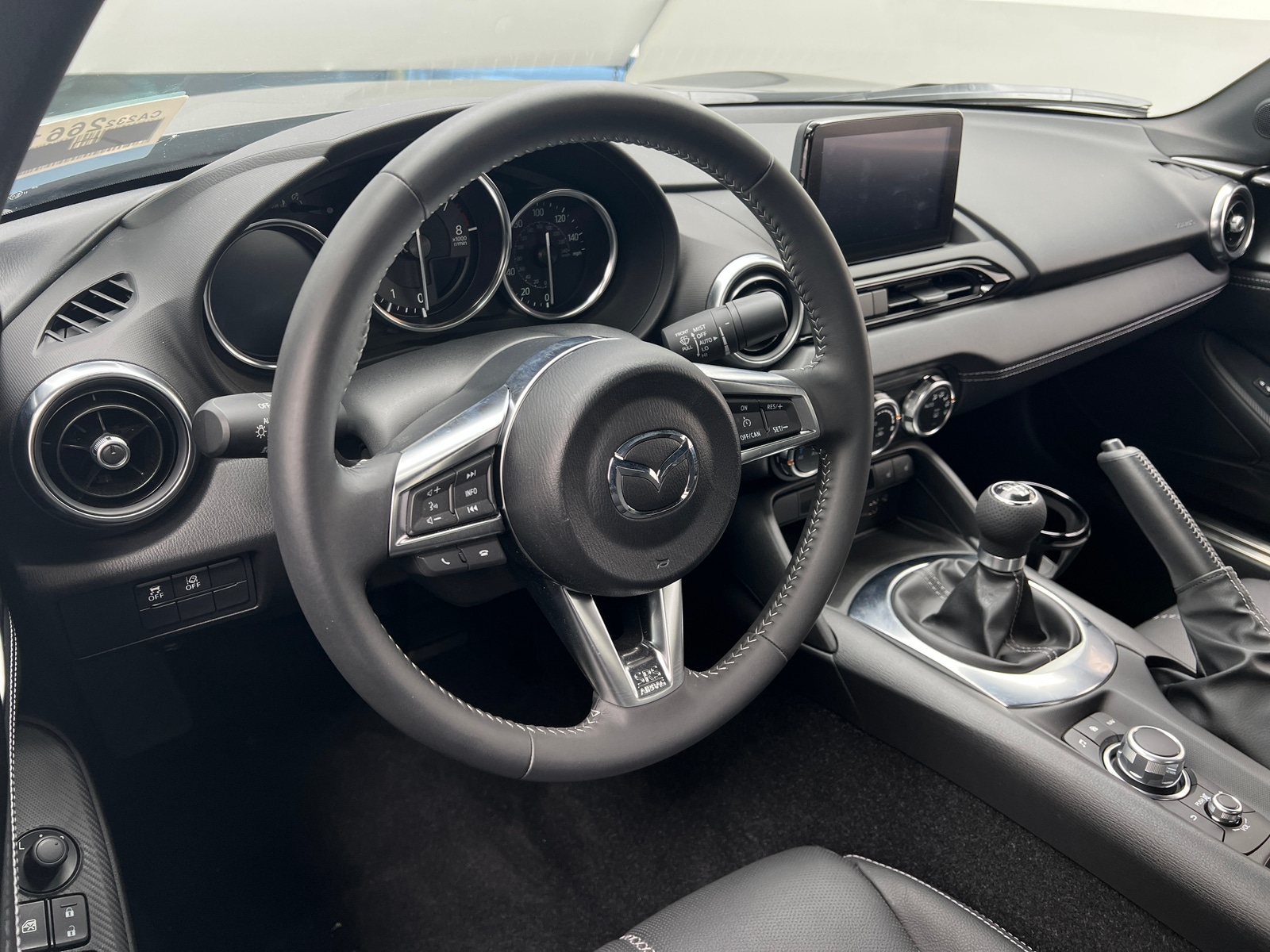 Thumbnail: 2022 Mazda MX-5 Miata - 4