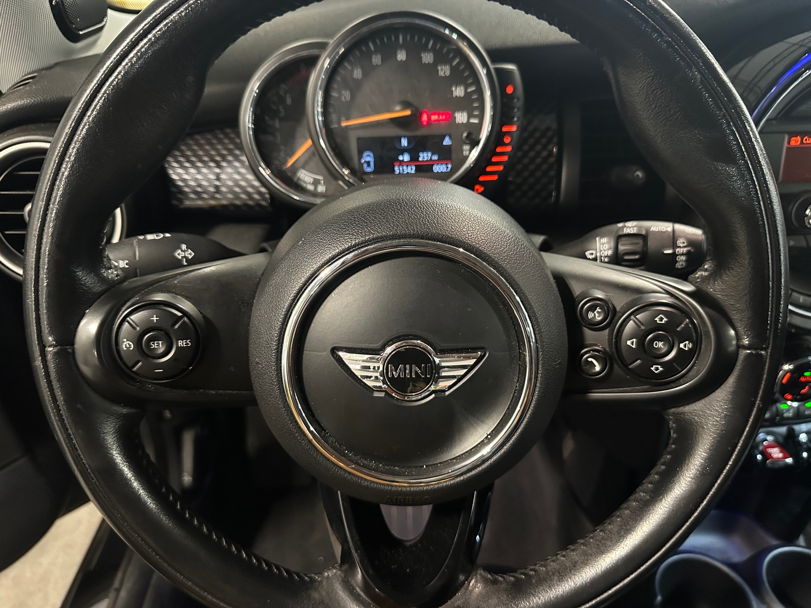 Thumbnail: 2015 MINI Cooper Hardtop - 4