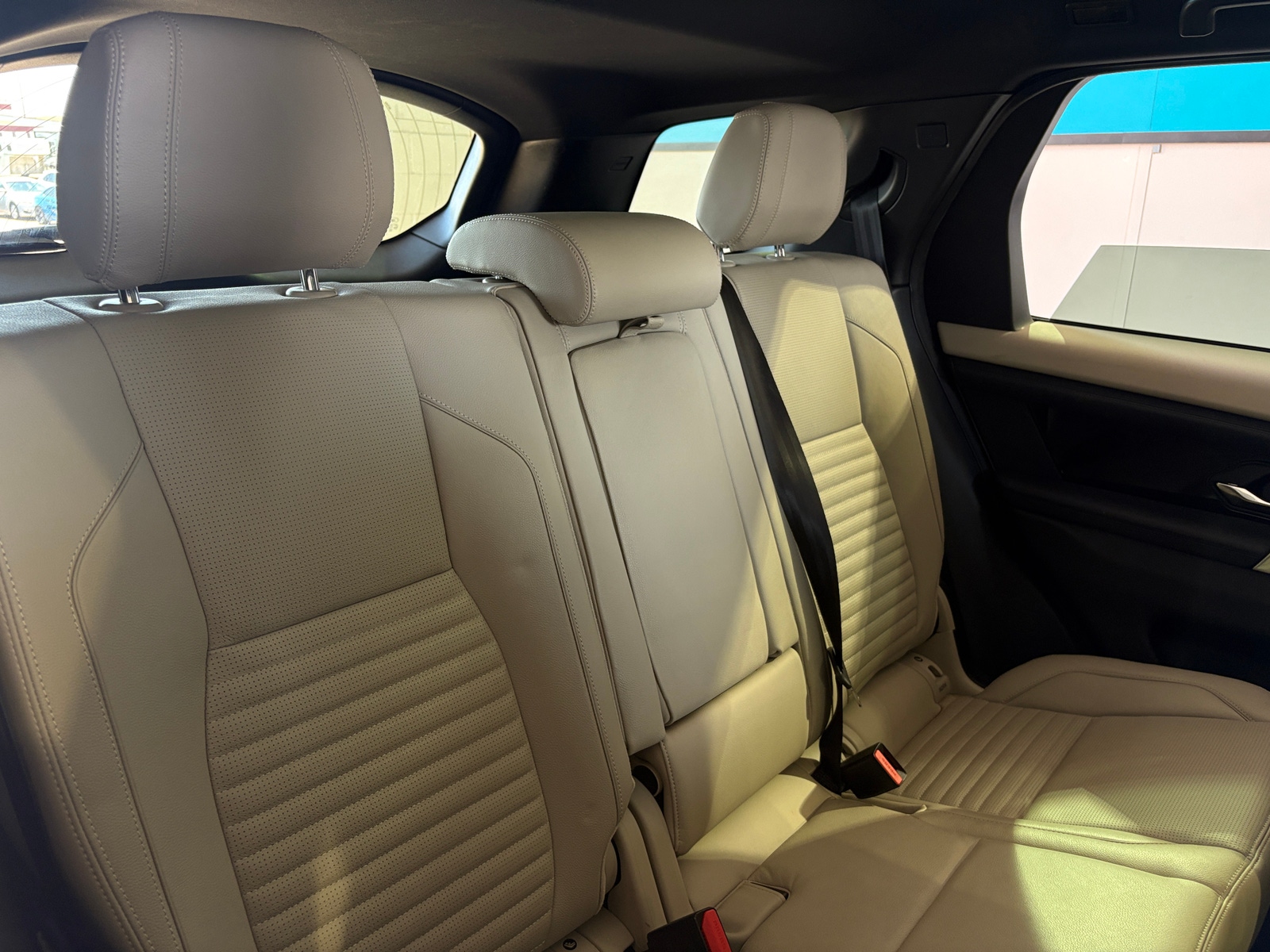 Thumbnail: 2020 Land Rover Discovery Sport - 5