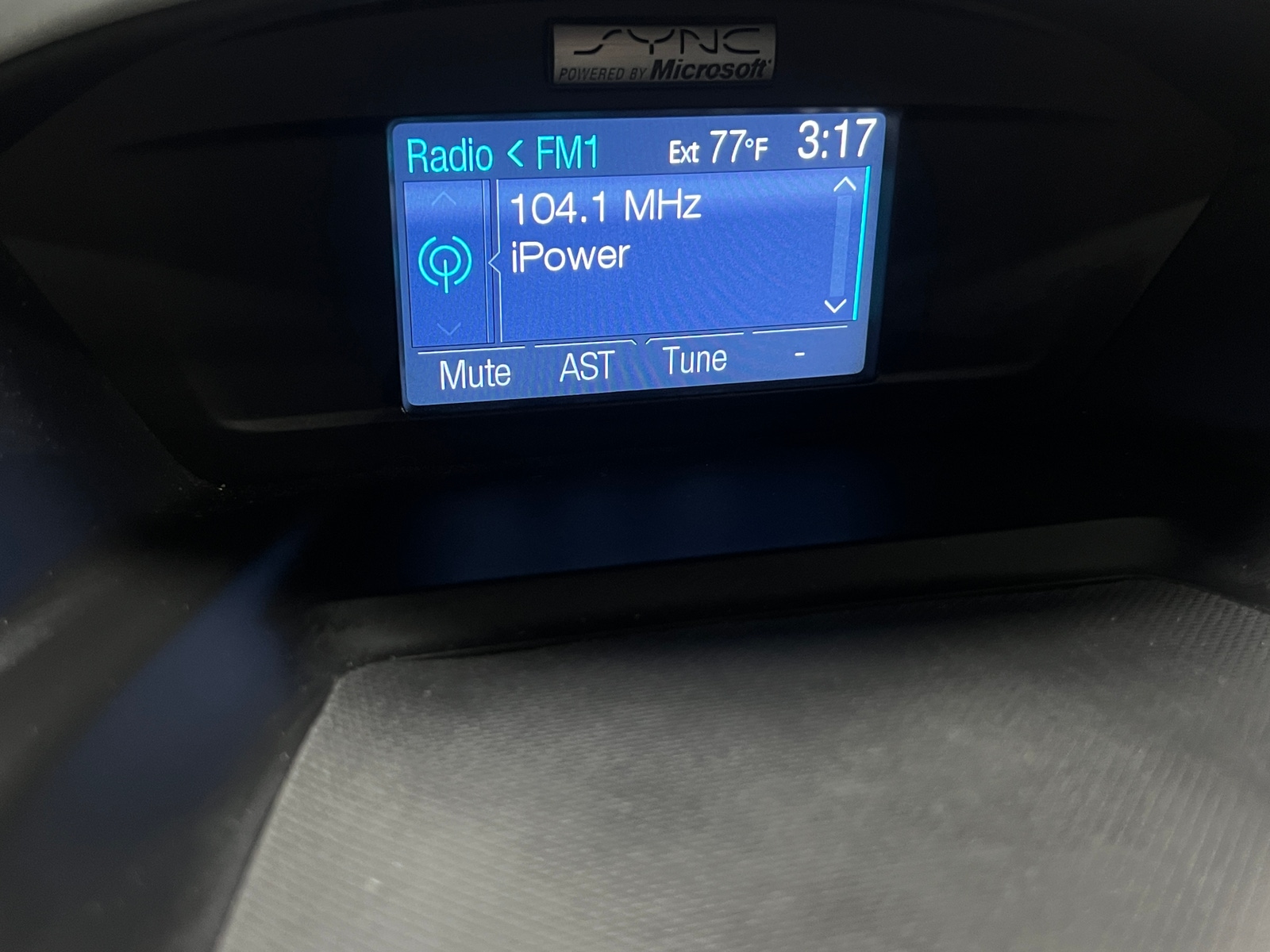 Thumbnail: 2013 Ford Escape - 4