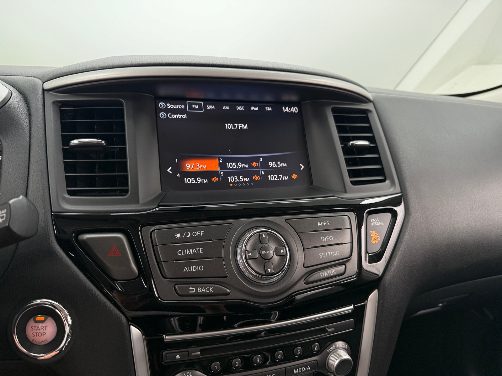 Thumbnail: 2018 Nissan Pathfinder - 4