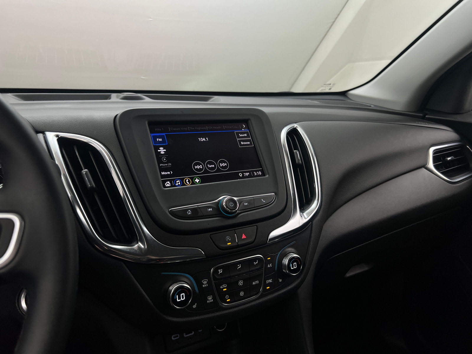 Thumbnail: 2023 Chevrolet Equinox - 4