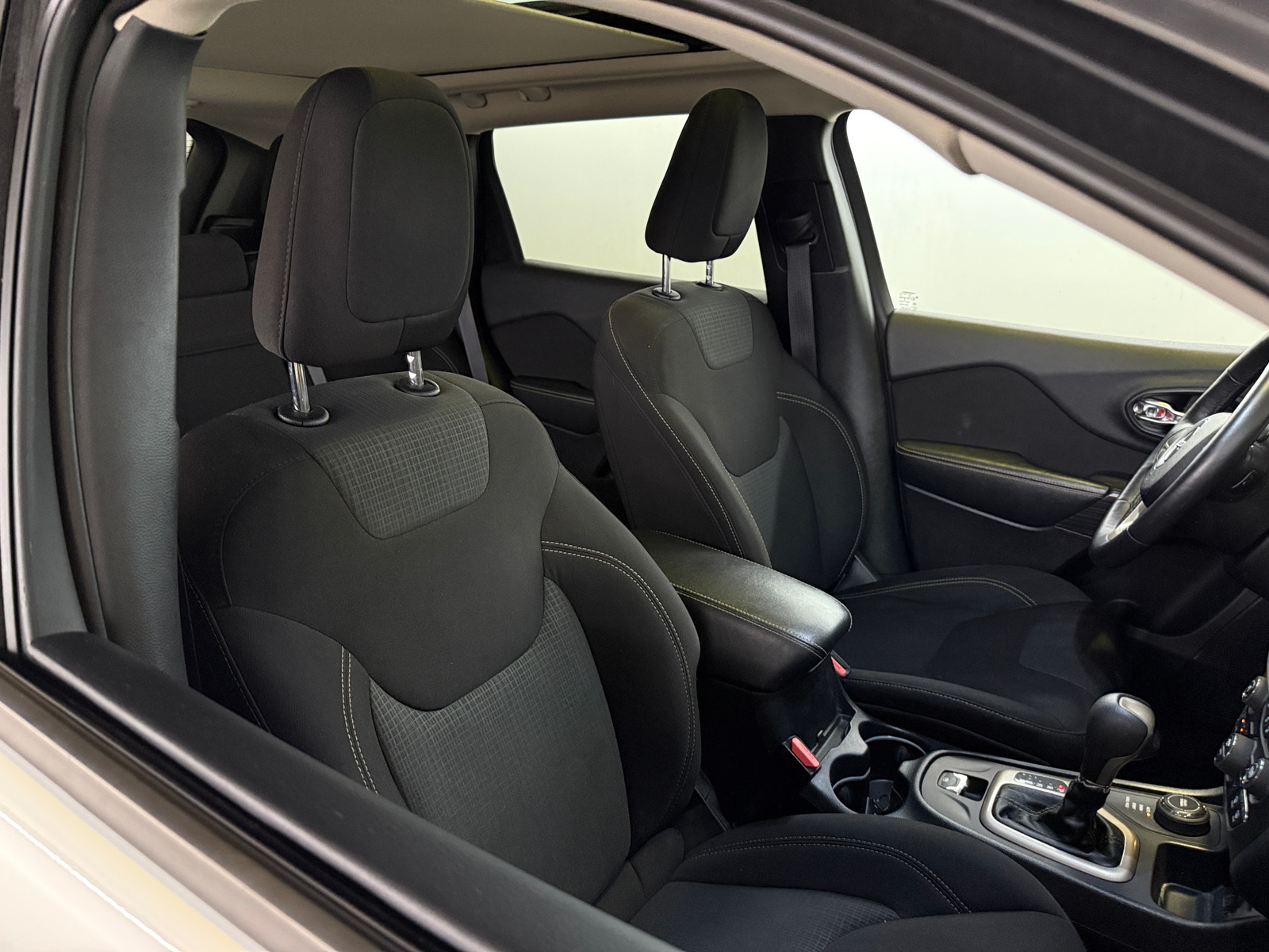 Thumbnail: 2016 Jeep Cherokee - 2