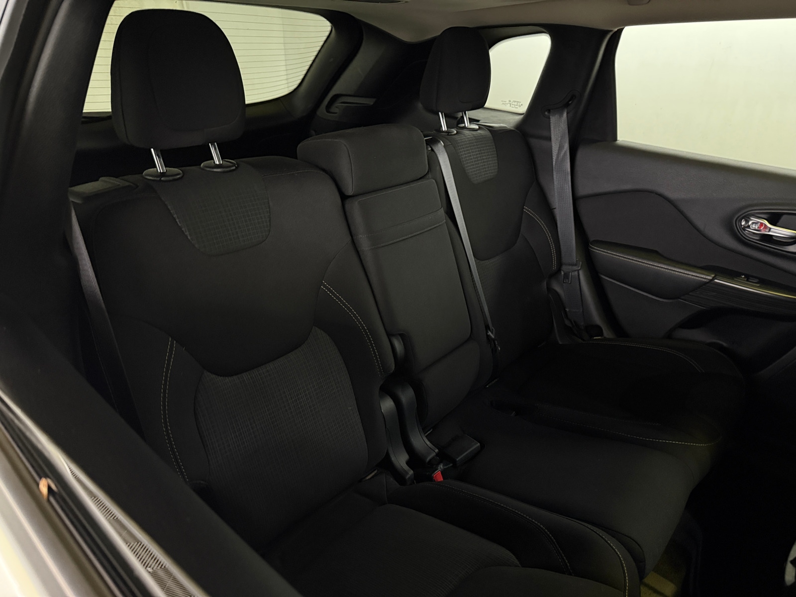 Thumbnail: 2016 Jeep Cherokee - 6