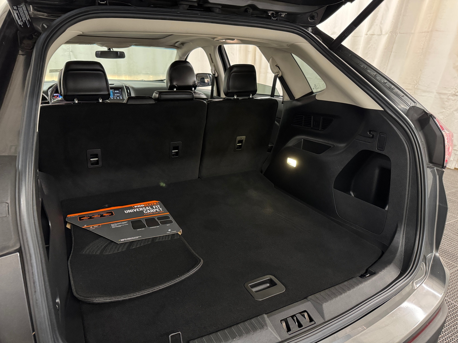 Thumbnail: 2017 Ford Edge - 7