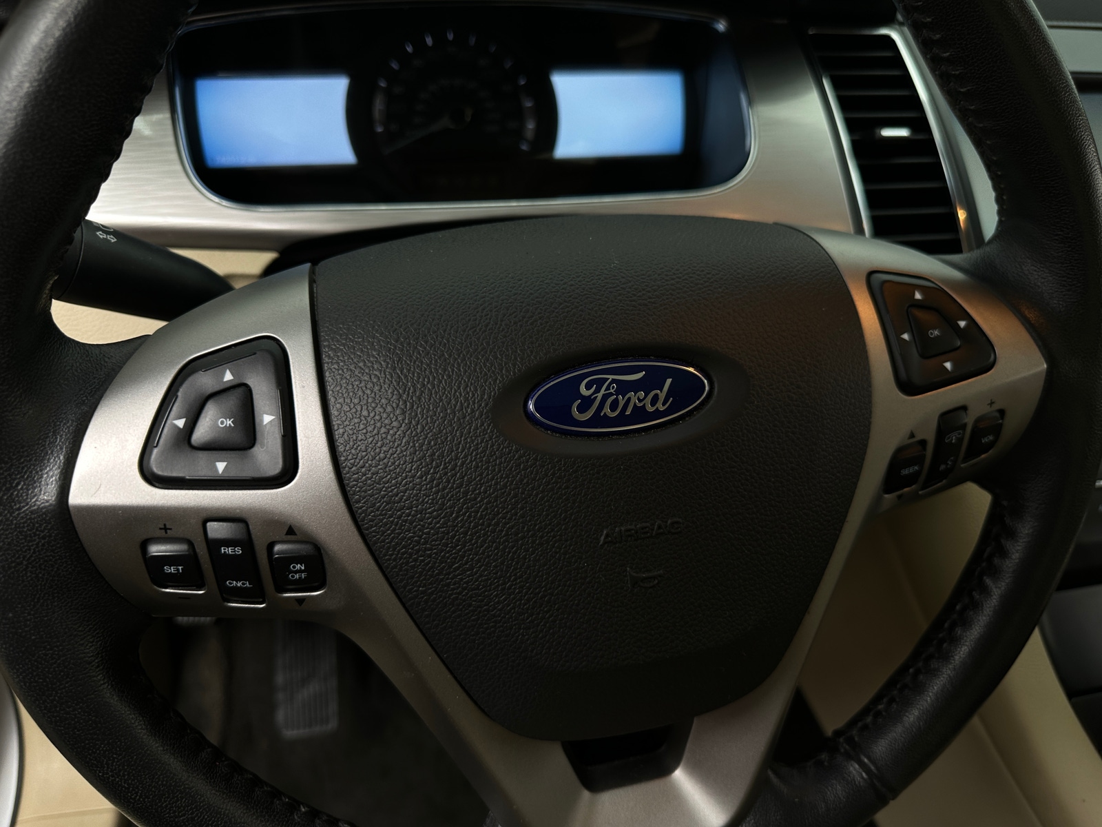 Thumbnail: 2015 Ford Taurus - 4