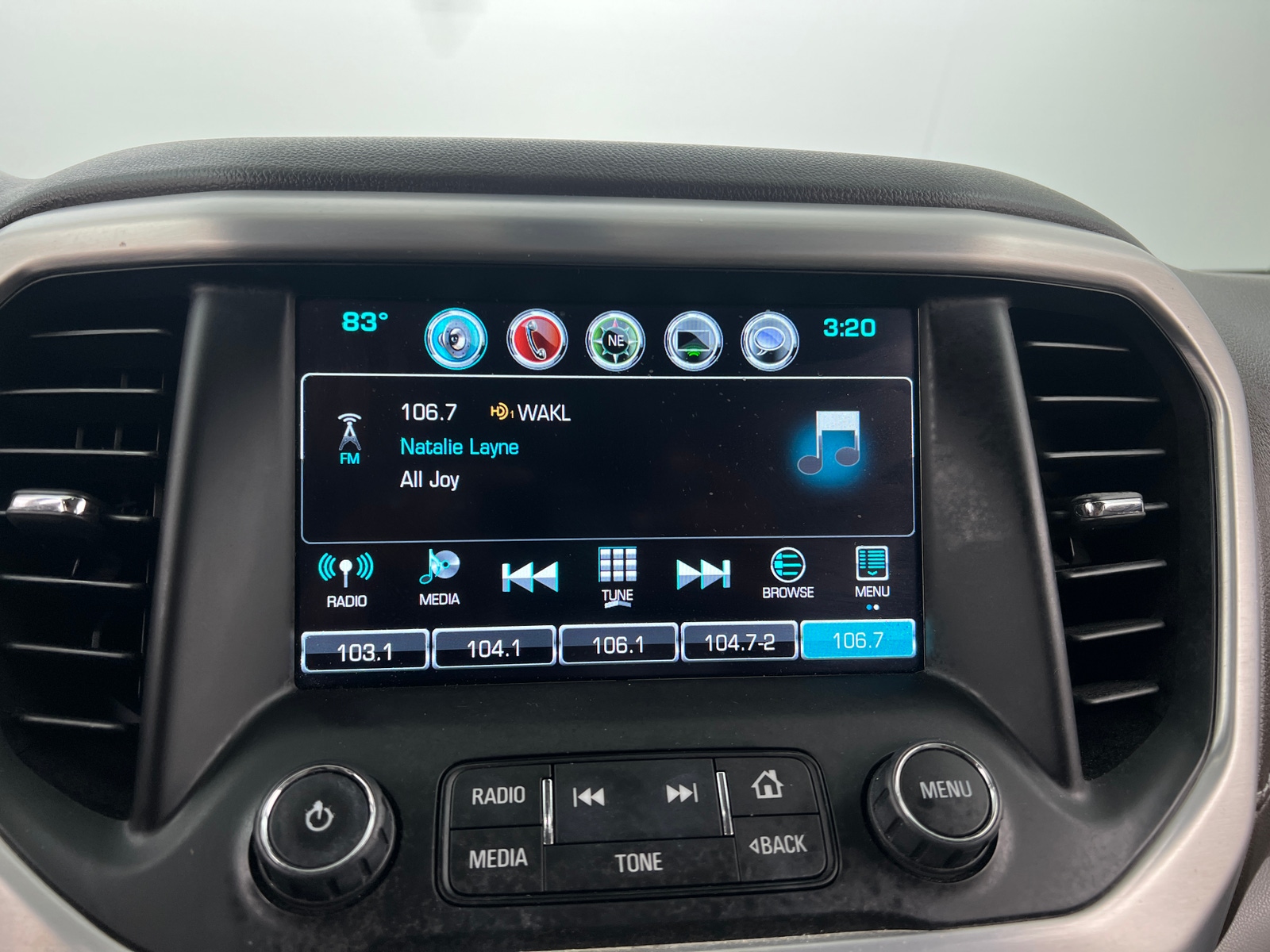 Thumbnail: 2017 GMC Acadia - 3