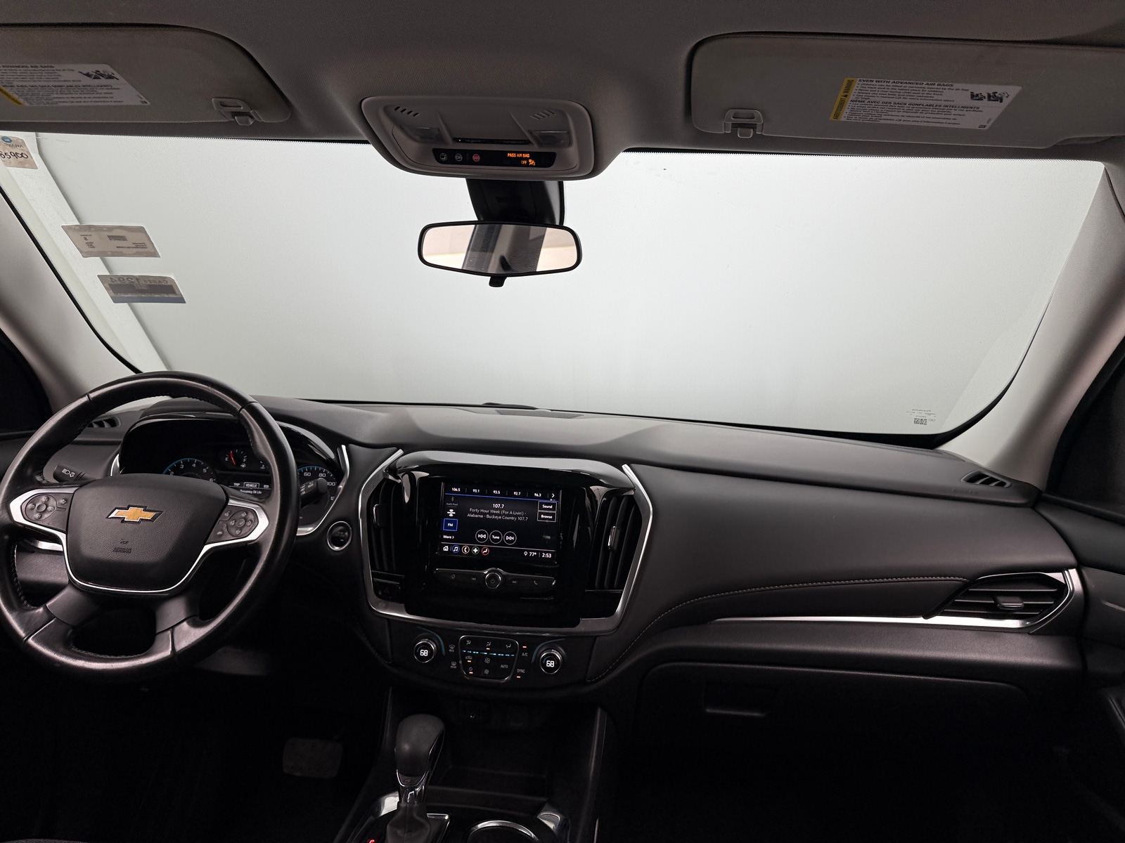 Thumbnail: 2021 Chevrolet Traverse - 3